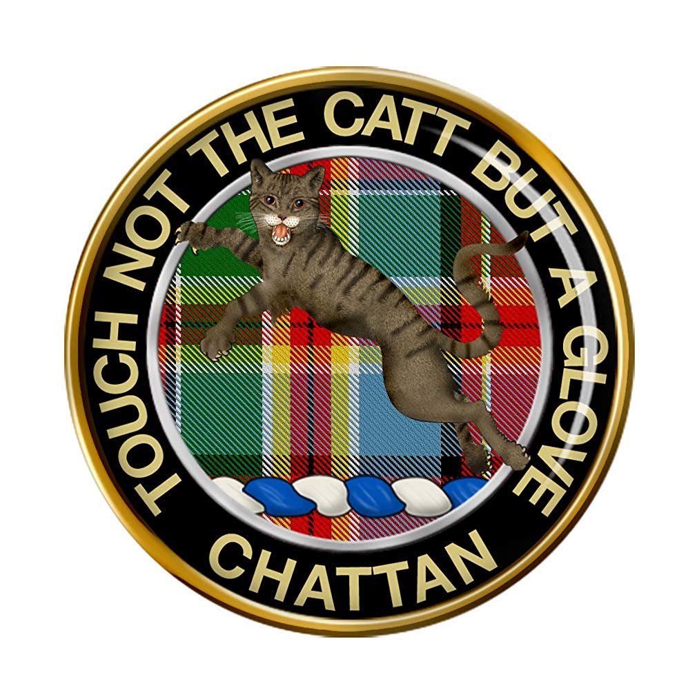 Family-Crests.com Men's Gold Chattan Scottish Clan Pin Badge