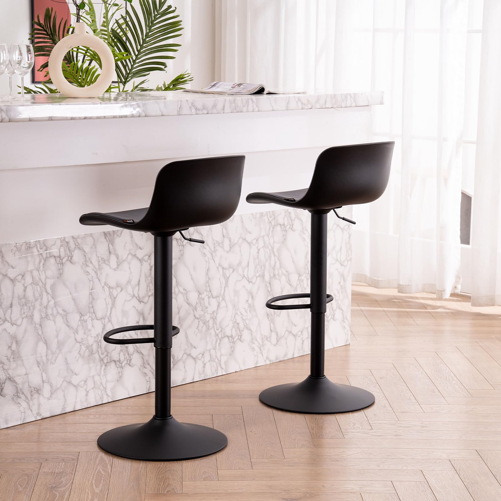 Kidol & Shellder Tabourets de Bar Chaises de Salle à Manger Lot de 2 Noir, Coussin d'assise à Dossier Pivotant Réglable en Hauteur, Chaises de Bar en Métal Plastique Cuir PU, Maison Cuisine Bistro