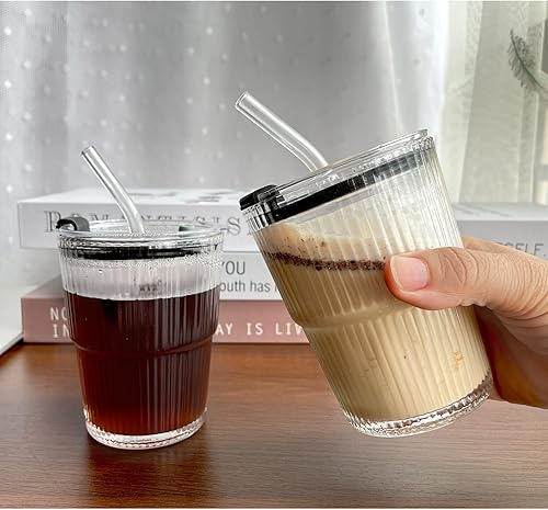 Lioong Paquete de 2 tazas de café a rayas de cristal con tapa y pajita, frascos de masón, taza de agua con leche helada, jugo de agua, 15.2 fl oz Lioong Paquete de 2 tazas de café a rayas de cristal con tapa y pajita, frascos de masón, taza de agua con leche helada, jugo de agua, 15.2 fl oz