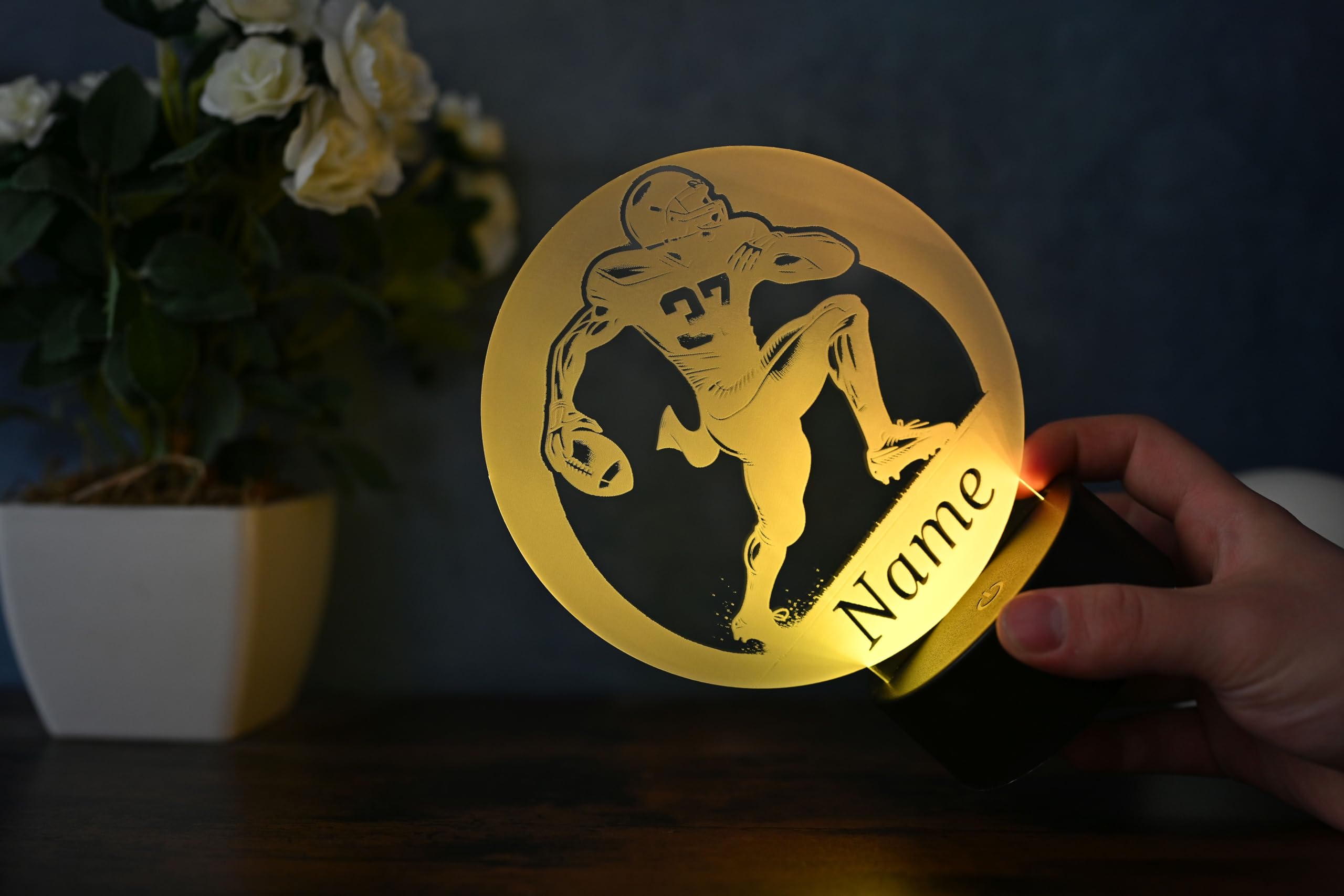 Personalisierte LED Football Lampe – Geschenkidee für American Football Spieler & NFL Fans – LED Nachtlicht mit Namen – Football Deko für Zuhause