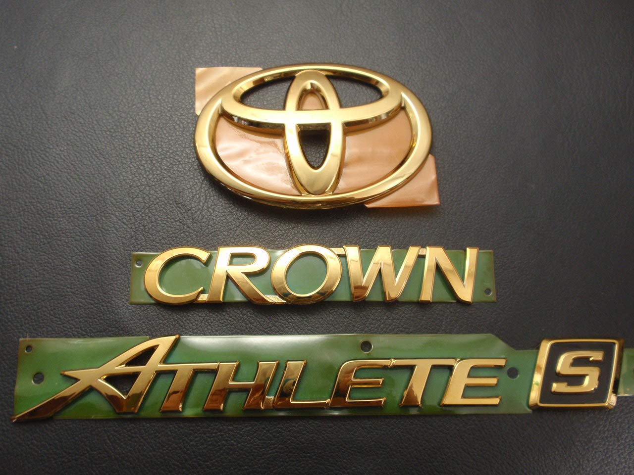 Amazon | ◇210系クラウン アスリート-S プレミアムゴールドエンブレム  