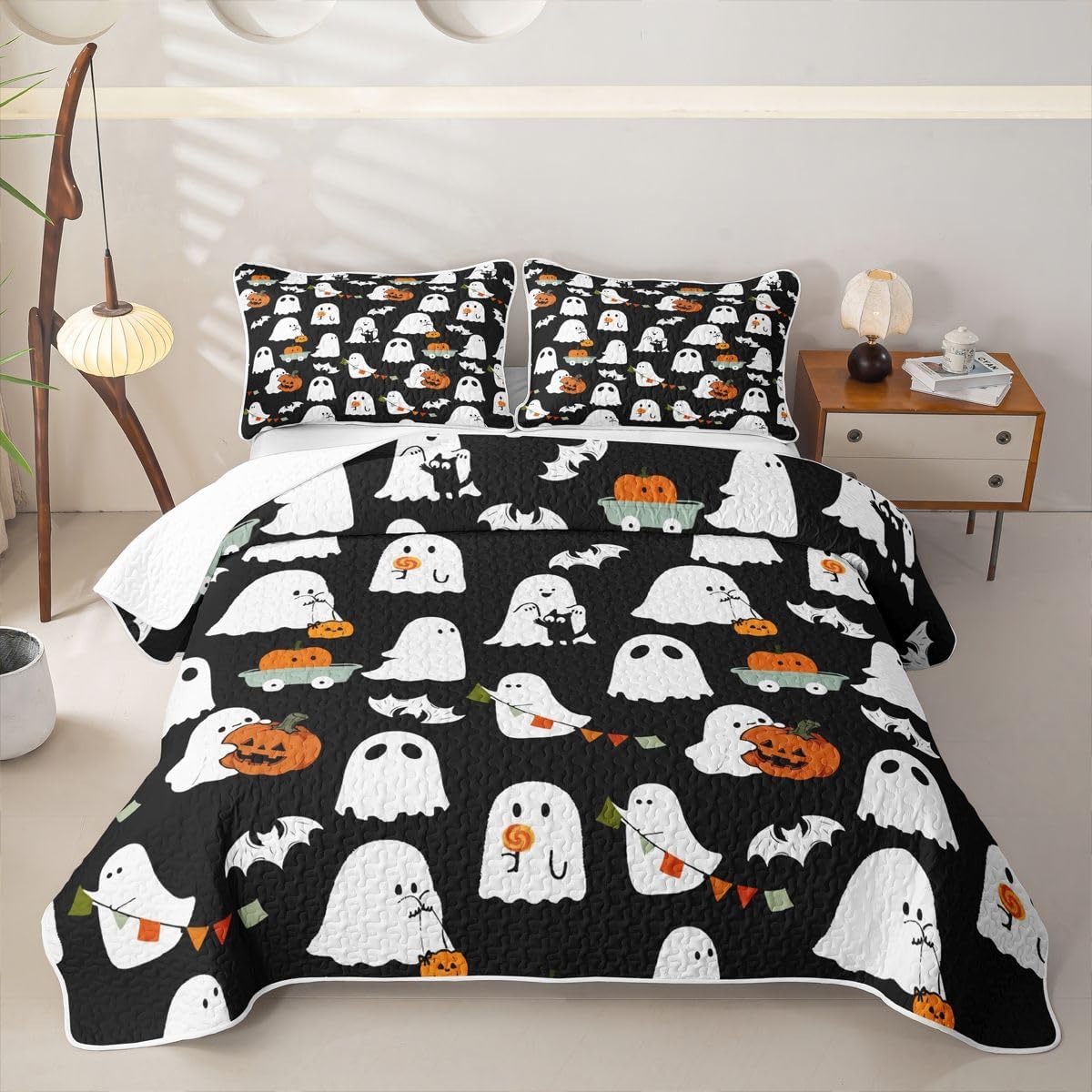 Homewish Halloween Twin Size Quilted Bedspread,Cartoon Ghost Coverlet Set,Hand Drawn Bat Pumpkin Microfiber Lightweight Quilt Bedding,Horror Black White Bed Covers for All Season,1 Pillowcase
