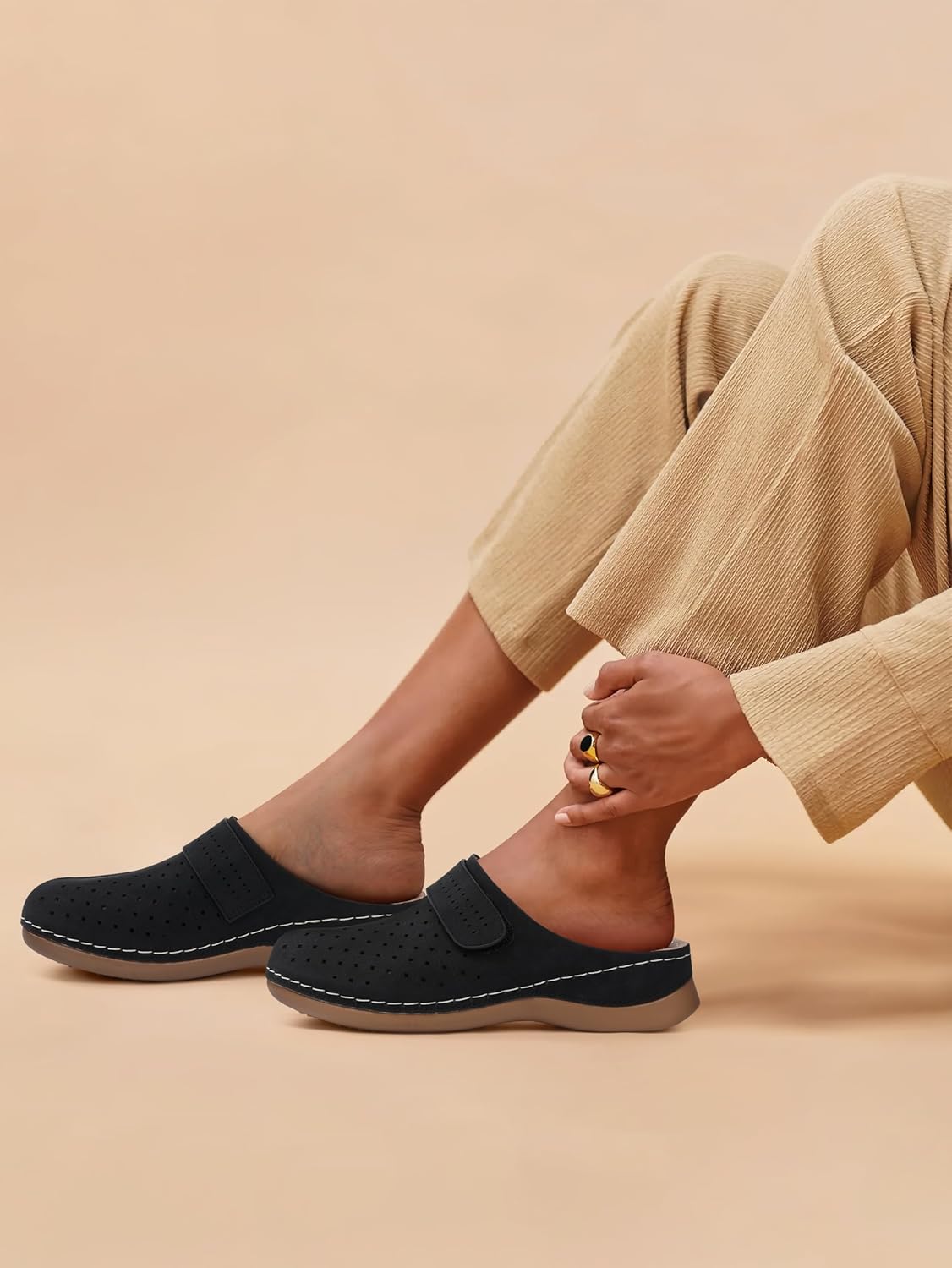 SHIBEVER Clogs for Women Mules Shoes: Comfortable Slip On Closed Toe Sandals Summer Casual Walking Platform Slides - Image 2