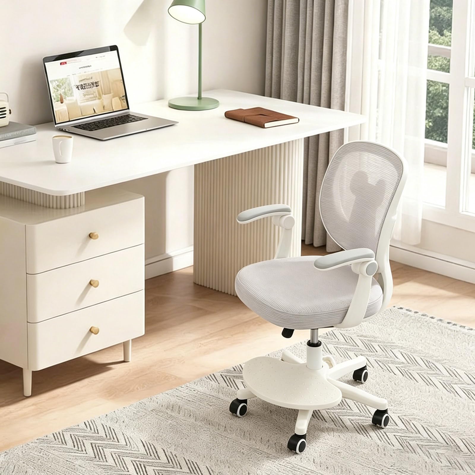 Krzesło do biurka dla dzieci, krzesło obrotowe dla dzieci z podłokietnikami, stopą podpierającą i regulowaną wysokością 76-86 cm, ergonomiczne, oddychające oparcie z tkaniny siatkowej