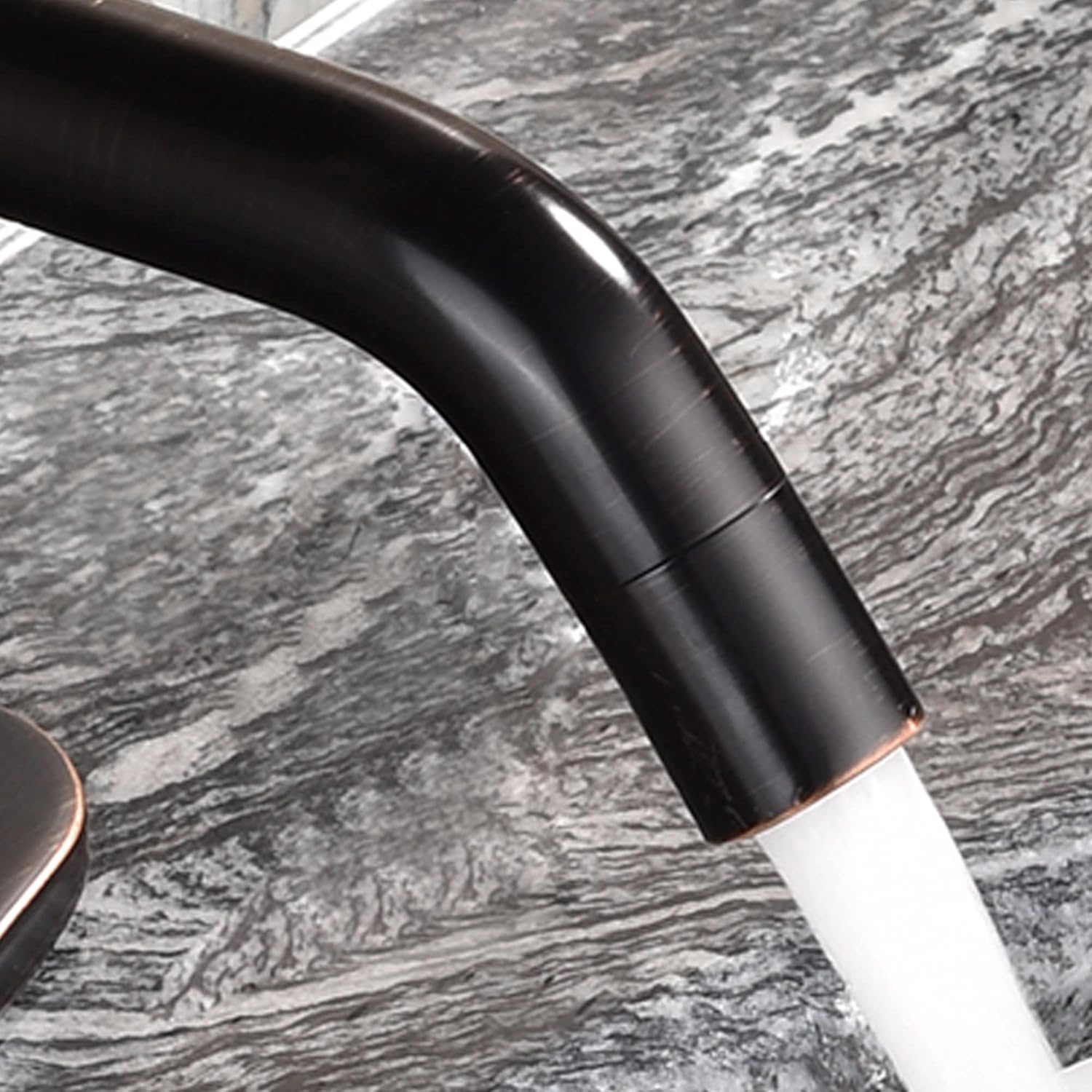 Oil Rubbed Bronze Single Handle Bathroom Faucet with Deck Plate