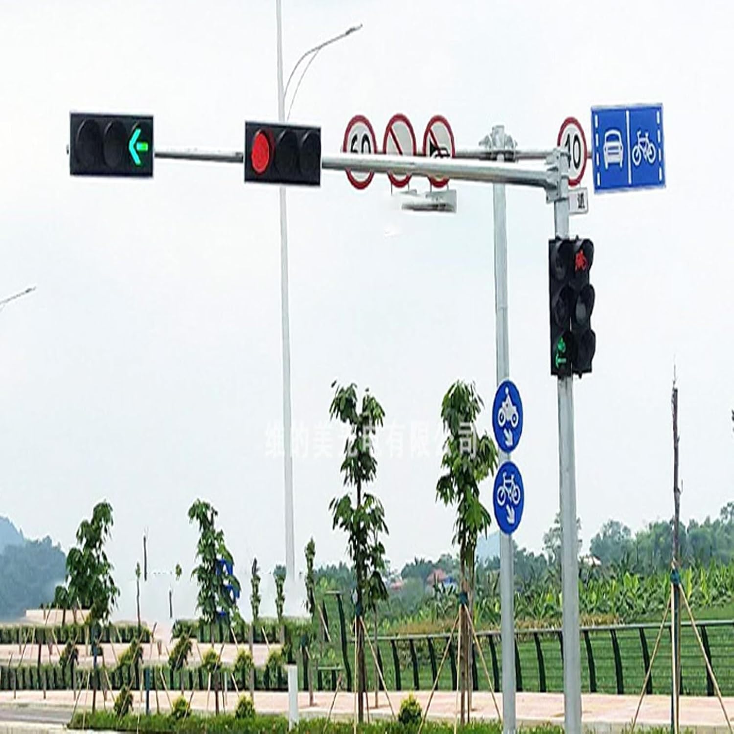 Traffic Light, Red and Green Three-Colour Safety Education Signals,Red/Green Stop and Go Light, Road Sign Car and Pedestrian Road Signs Traffic Light for Indoor and Outdoor(350mm/13.7in)(250mm/9.8in)
