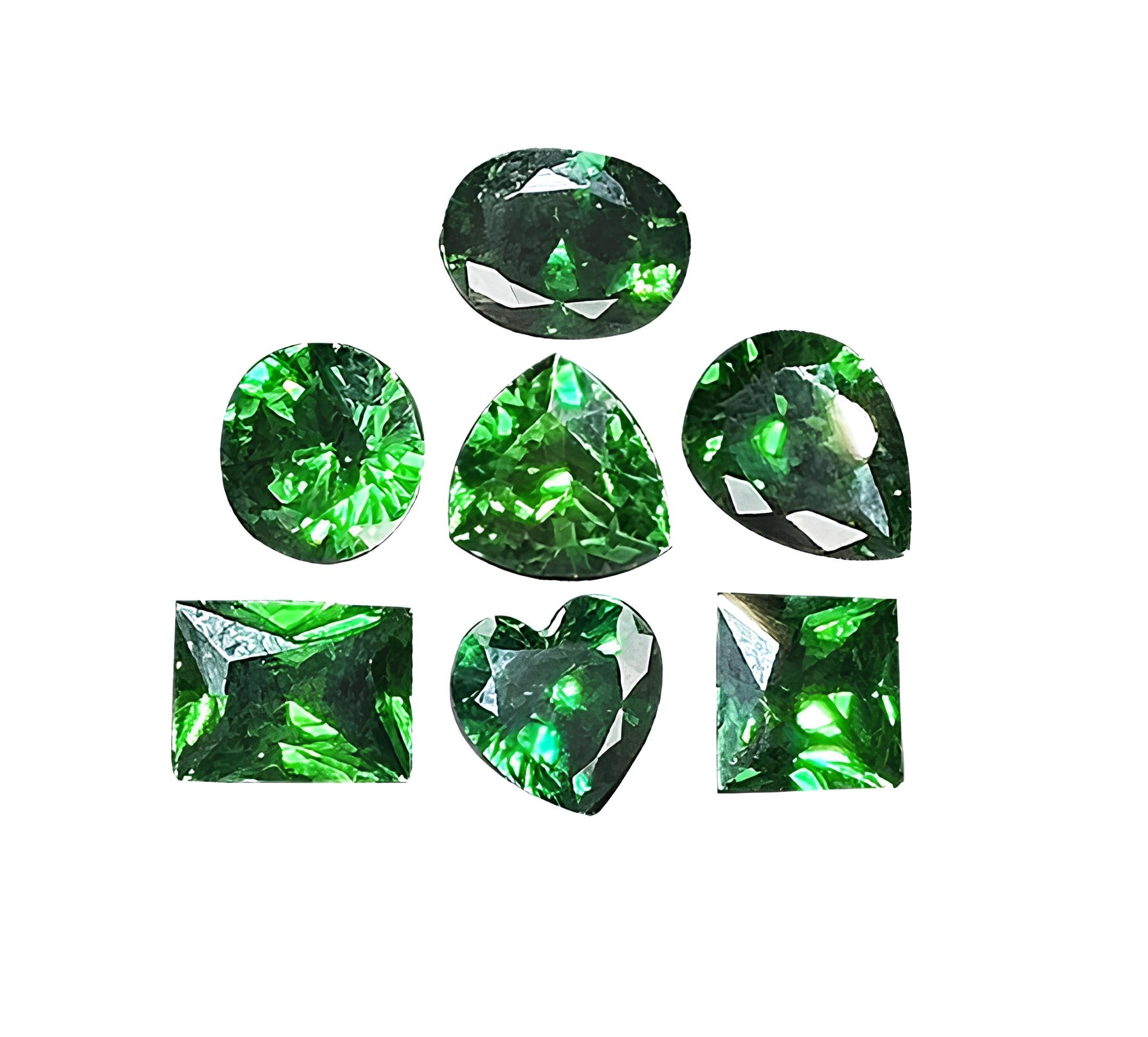 Set di 7 pietre di corindone smeraldo, diverse forme, pietre decorative per gioielli e collezionismo