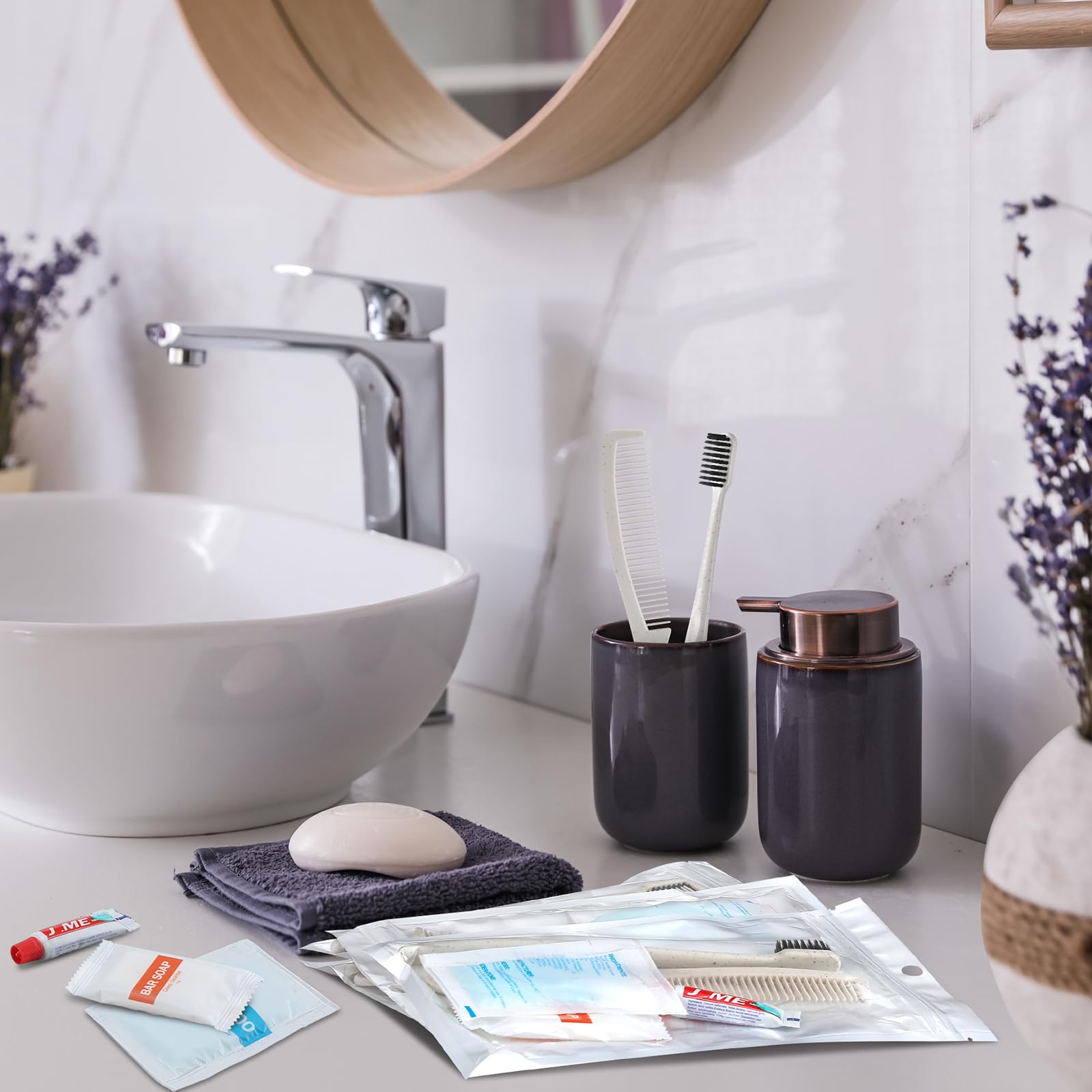 Hushee Kit per l'igiene personale, 48 pezzi, kit di articoli da toeletta di base, per uomini e donne, per viaggi di beneficenza, tra cui shampoo, spazzolino da denti, dentifricio, pettine e bagno