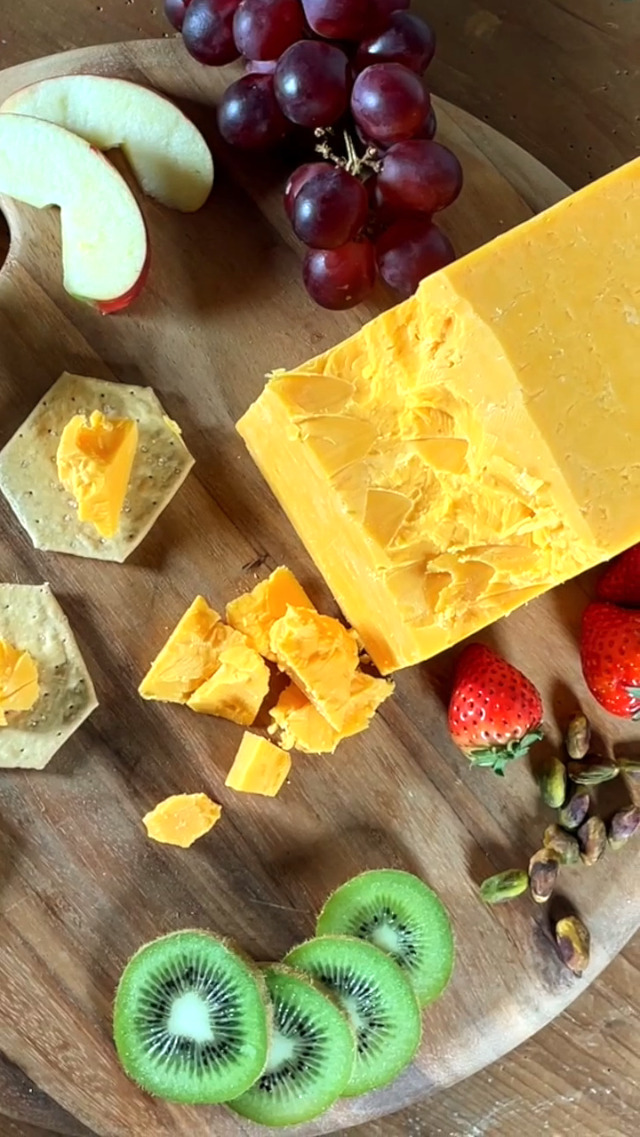 Amazon.com: 5 Year Aged Cheddar 40oz Half Loaf : Grocery & Gourmet
