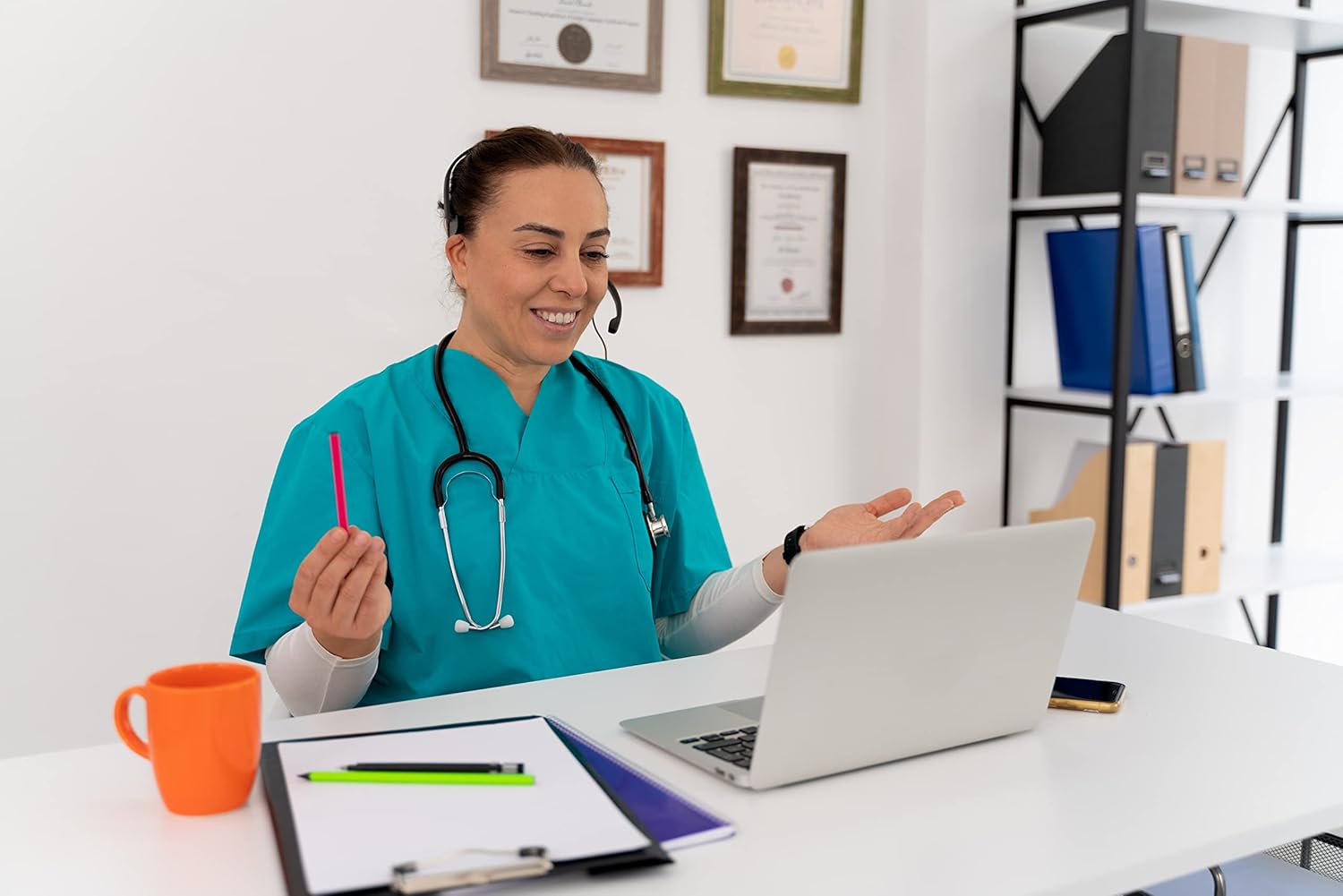 PRYMEBLU® BTH-300-MAX is Multi-Functional Bluetooth Lapel Microphone for Two-Way radios, cellphones, and Tablets for PoC Apps (BTH-300-MAX-KIT5 with Ranger™ D-Ring Earphone, Boom MIC)