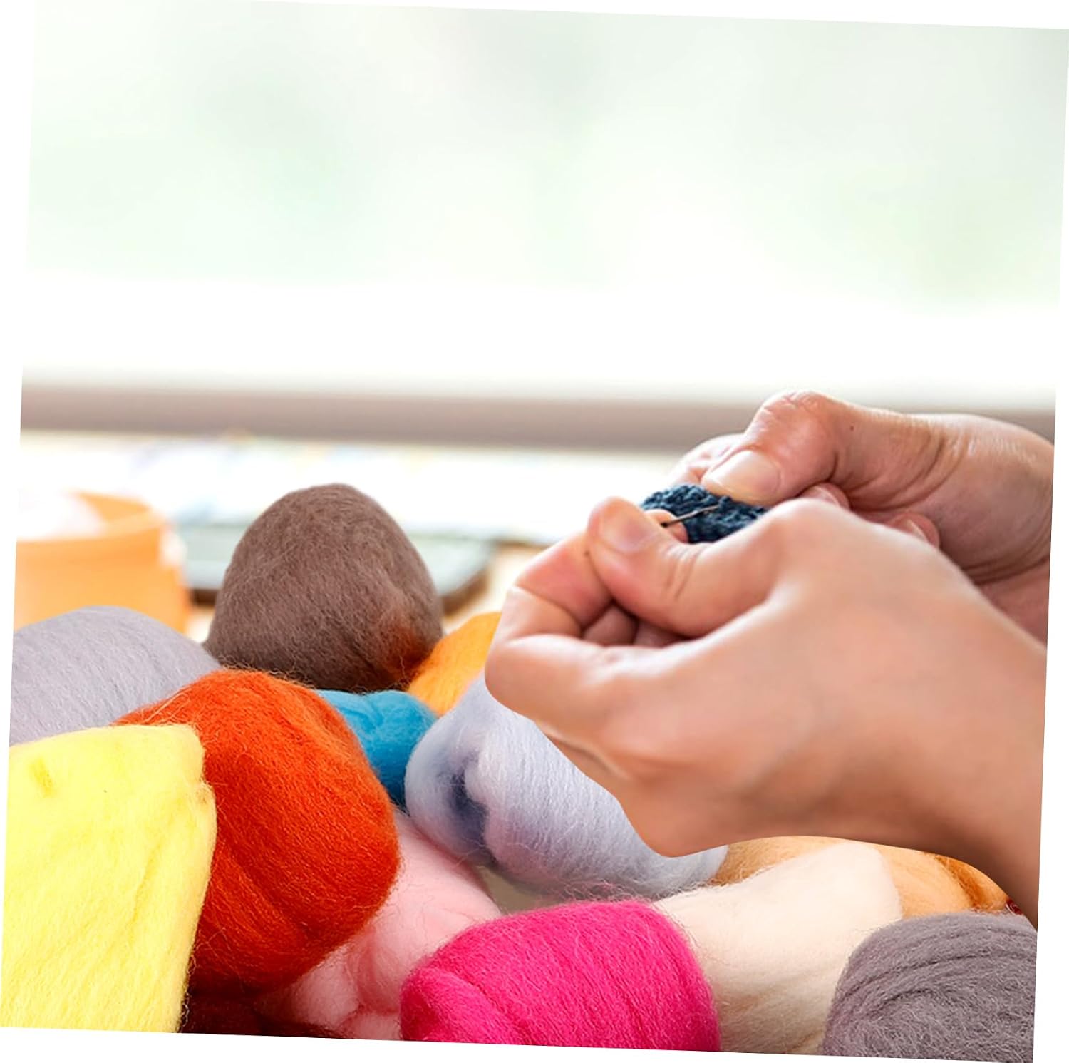Lurrose 1Bag Convenient Felting Kit Color Wool Needle Felting for DIY Crafts Felting Materials with Easy to Follow Instructions for Beginners and Creative