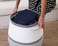 Vista 5 de Cesta alta de cuerda de algodón hecha a mano de 26 x 20 pulgadas con tapa, elegante forma de flagón con tapa, cesta de ropa con parte superior