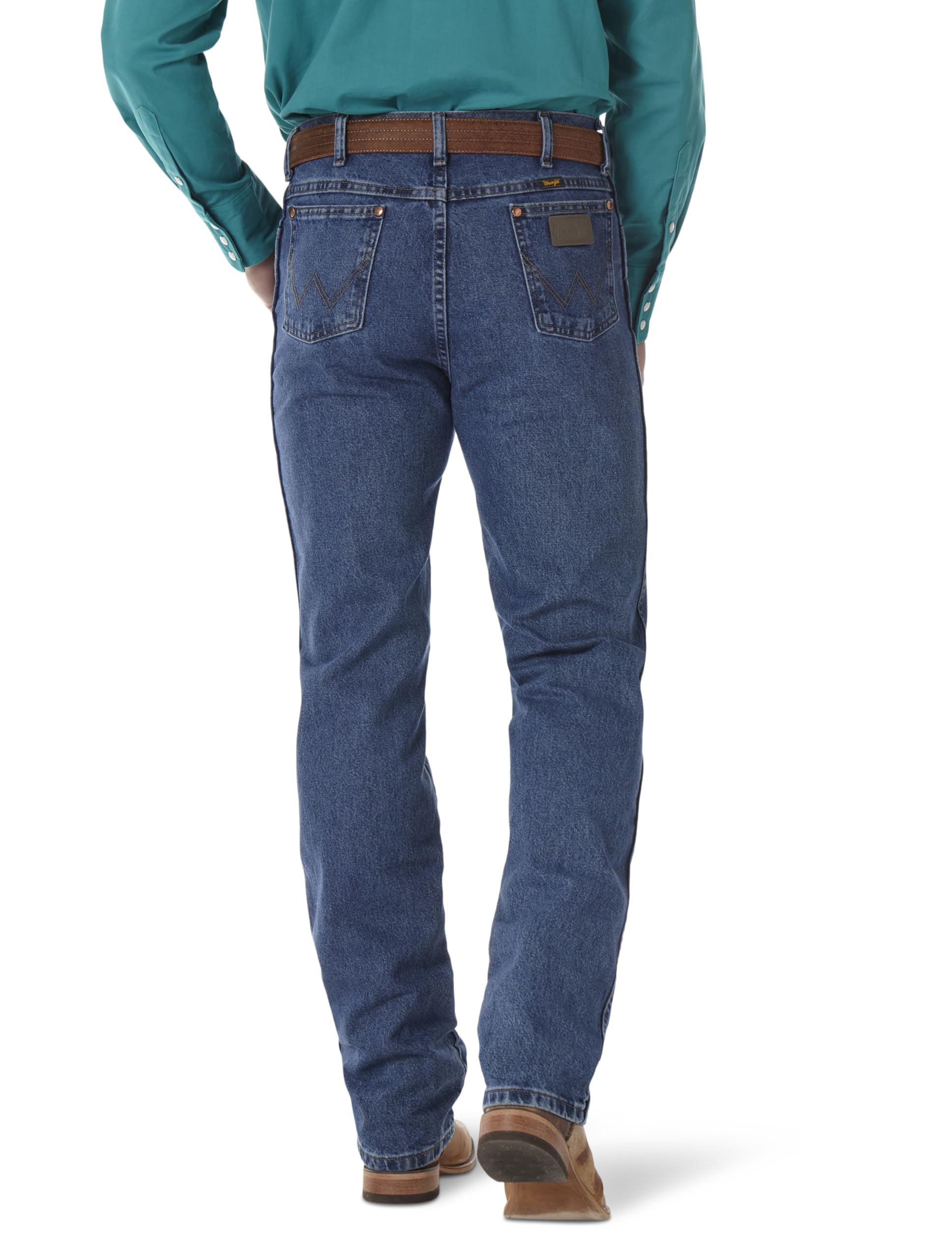 Wrangler Herren-Jeans mit schlanker Passform im Cowboy-Schnitt.