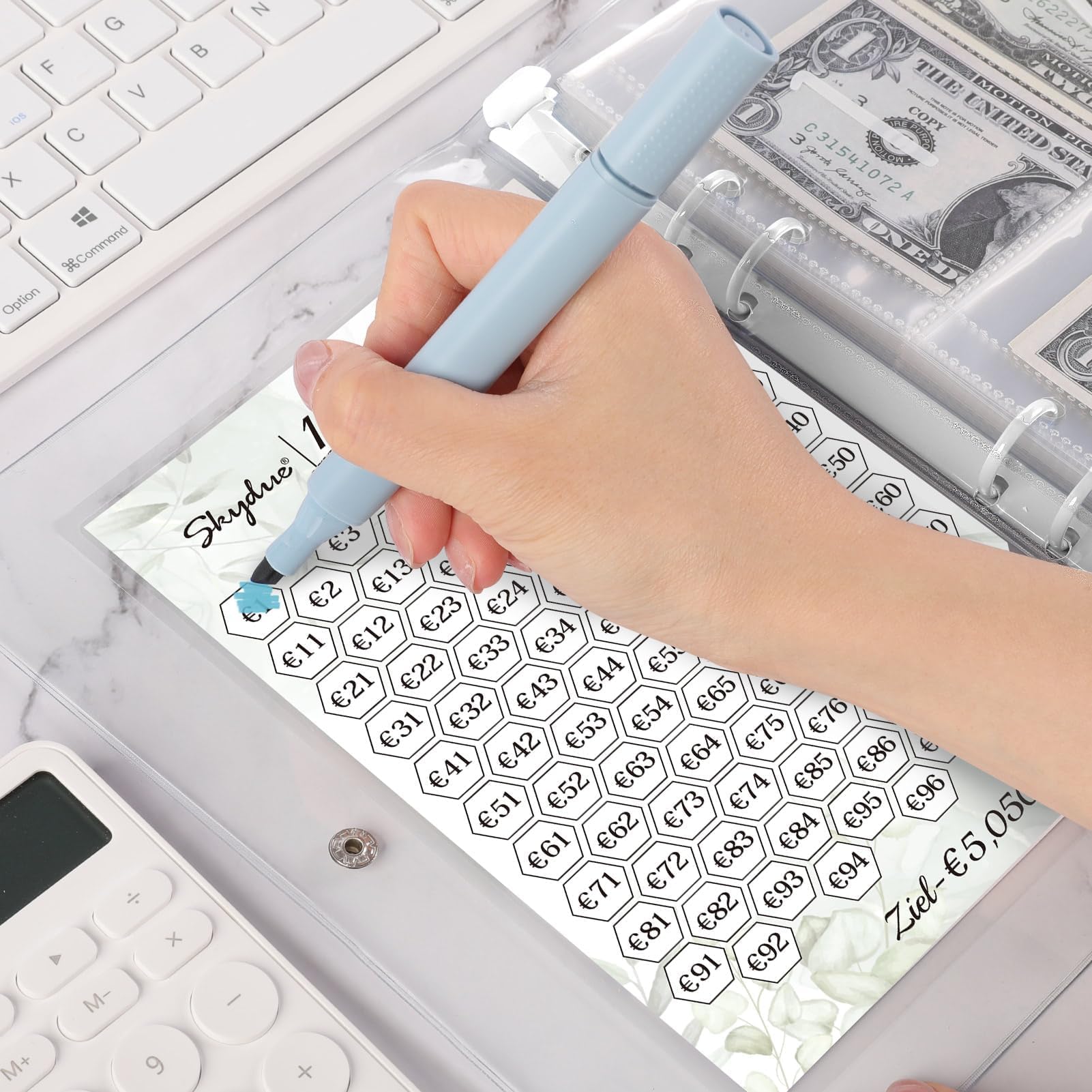 SKYDUE Segregator A5, 100 Envelope Saving Challenge Deutsch, A5 planer budżetowy z lokalizatorem wyzwań i kieszeniami wstępnymi, prosta i zabawna oszczędność pieniędzy, książka oszczędnościowa do