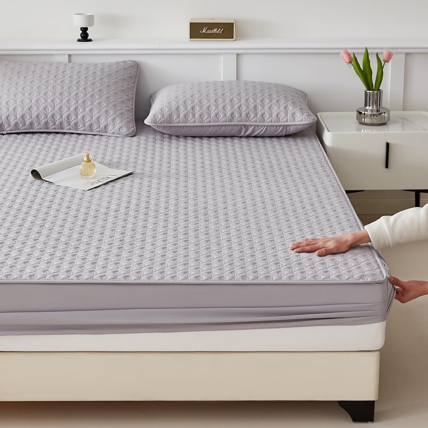 Mattress Protector, 11" Deep Pocket Mattress Cover - Soft Noiseless Mattress Cover Washable for Home Hotel Bedroom (Light Gray,Queen 60"x80")