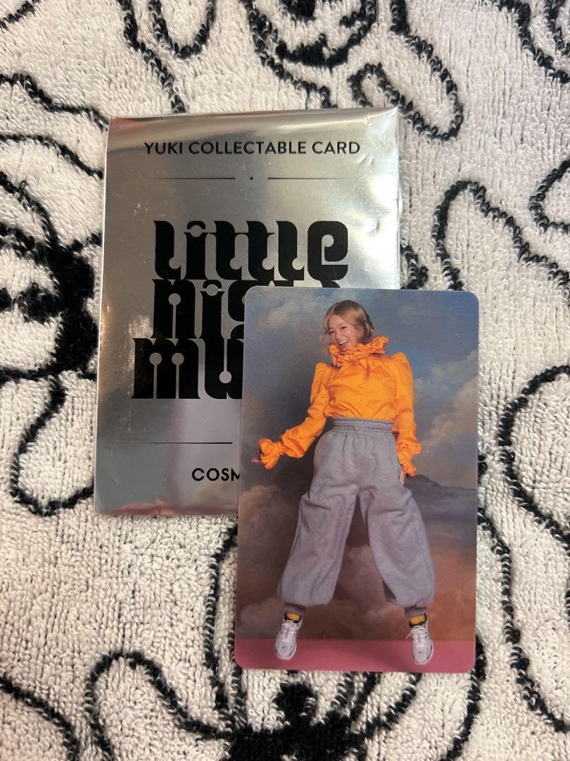 Amazon.co.jp: YUKI コレクタブル カード FC限定 1枚 : 文房具