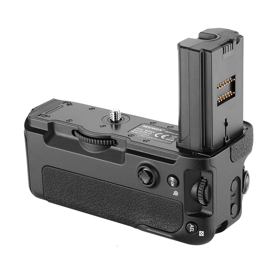 Amazon.com: NEEWER Vertical Battery Grip for Sony A9 A7III