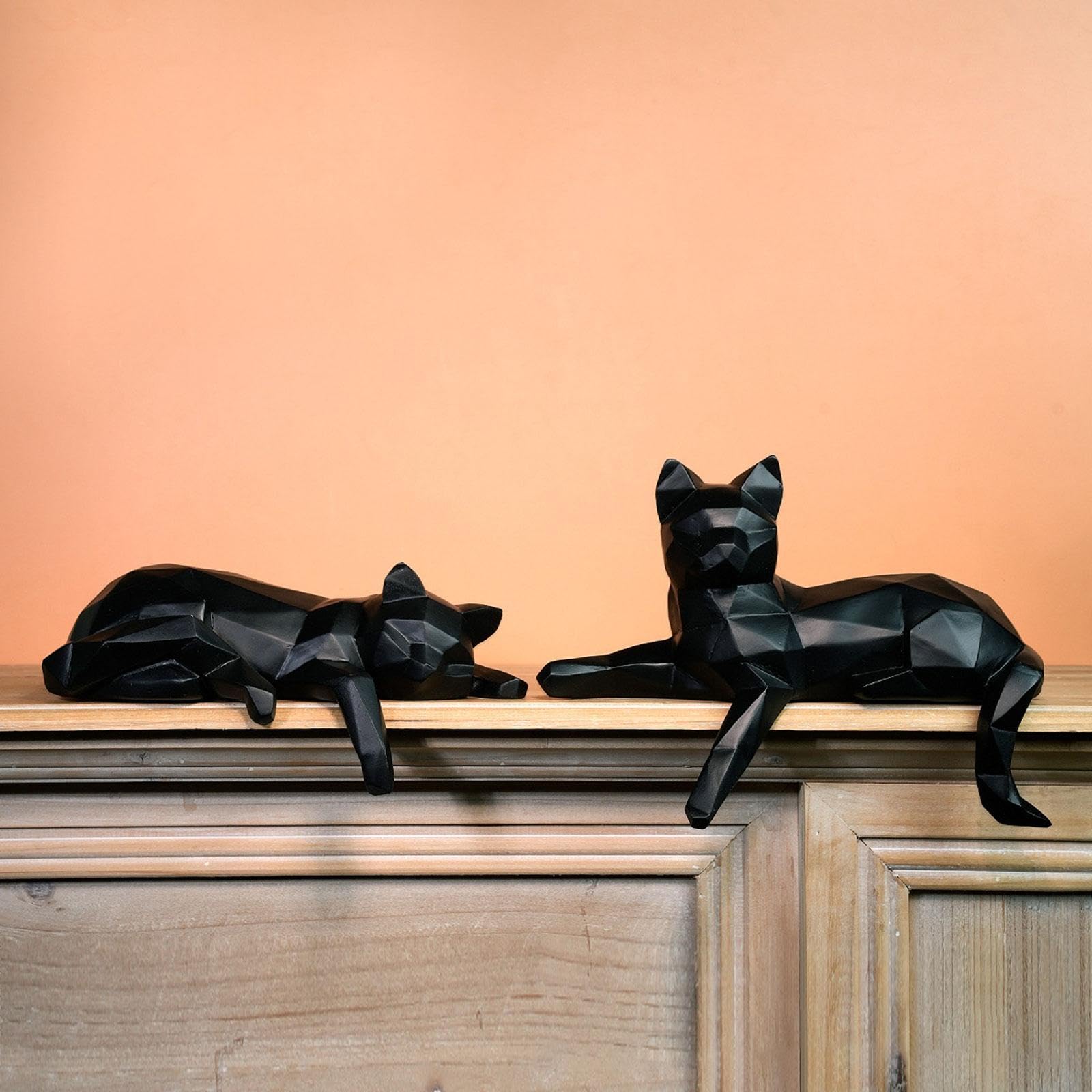 Figura de gato geométrica hecha a mano, decoración de escritorio de resina, decoración de escritorio para la oficina o el hogar (gato mirando)