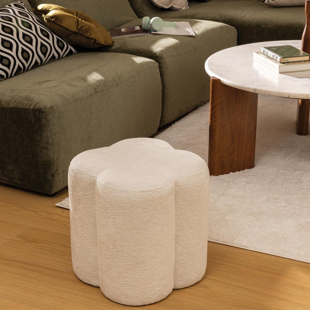 Atmosphera - Pouf d'Appoint LAVON Forme Fleur - Blanc - 35 x 35 x H 38 cm, Tissu Bouclé - pour Salon, Chambre