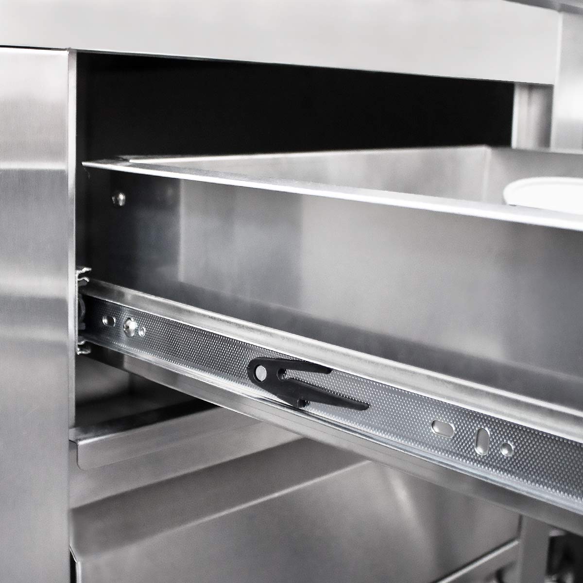 Beeketal 'BAS120-60R' Gastro Edelstahl Küchenschrank mit 3 Schubladen (rechts), 2 Rolltüren und 4 verstellbaren Standfüßen, Küchen Arbeitsplatte mit 10 cm Aufkantung - (L/B/H) ca. 1200 x 600 x 950 mm