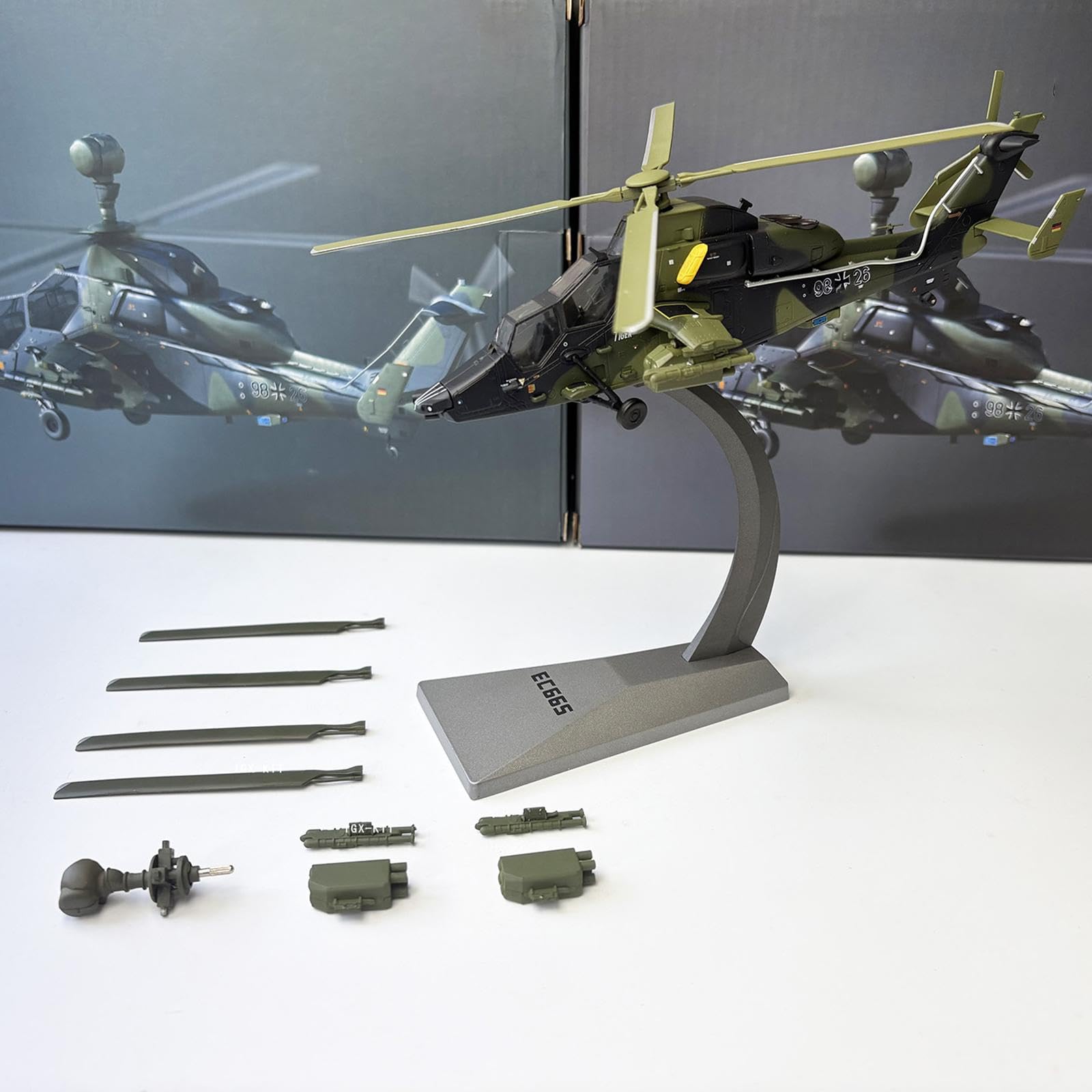 Colección de Modelos de Helicópteros EC665 a Escala 1:72 con Base para Cafeterías, Hogares Y Dormitorios.