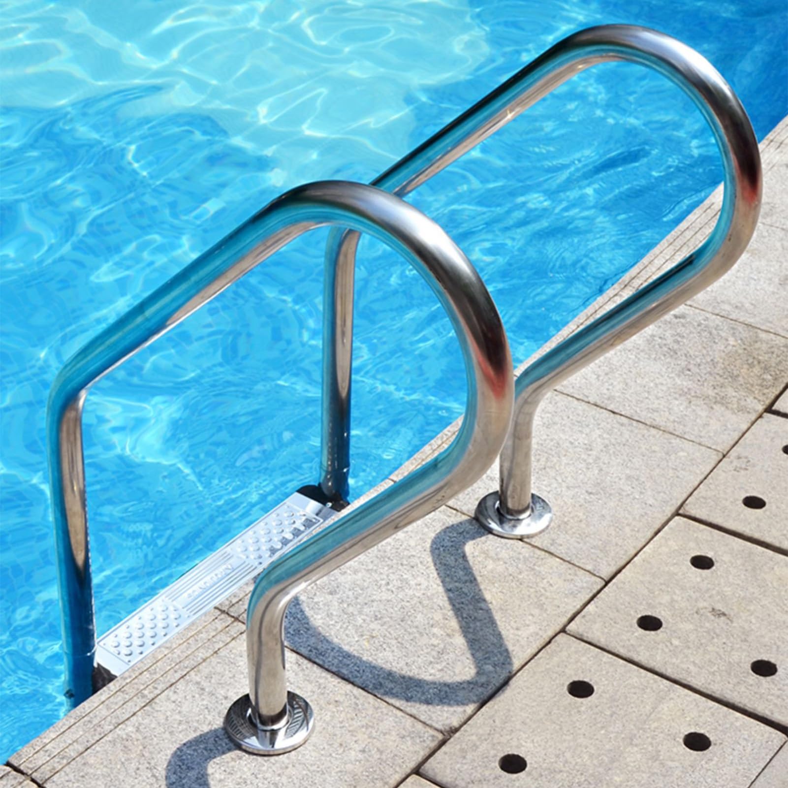Escalera para Piscina elevada con pasamanos de Acero Inoxidable, soporta hasta 250 kg, con Base de Montaje rápido, Apta para Piscinas Cubiertas y Parques acuáticos Exteriores.
