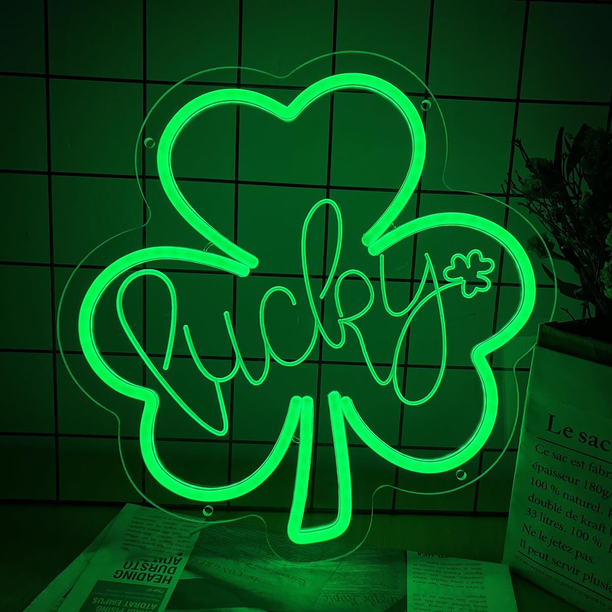 St Patricks Day Decorations Shamrock Neon Sign for Wall Decor Man Cave Bar Pub Home Party Room Store USB Powered Led Green Lucky Clover Window Lights