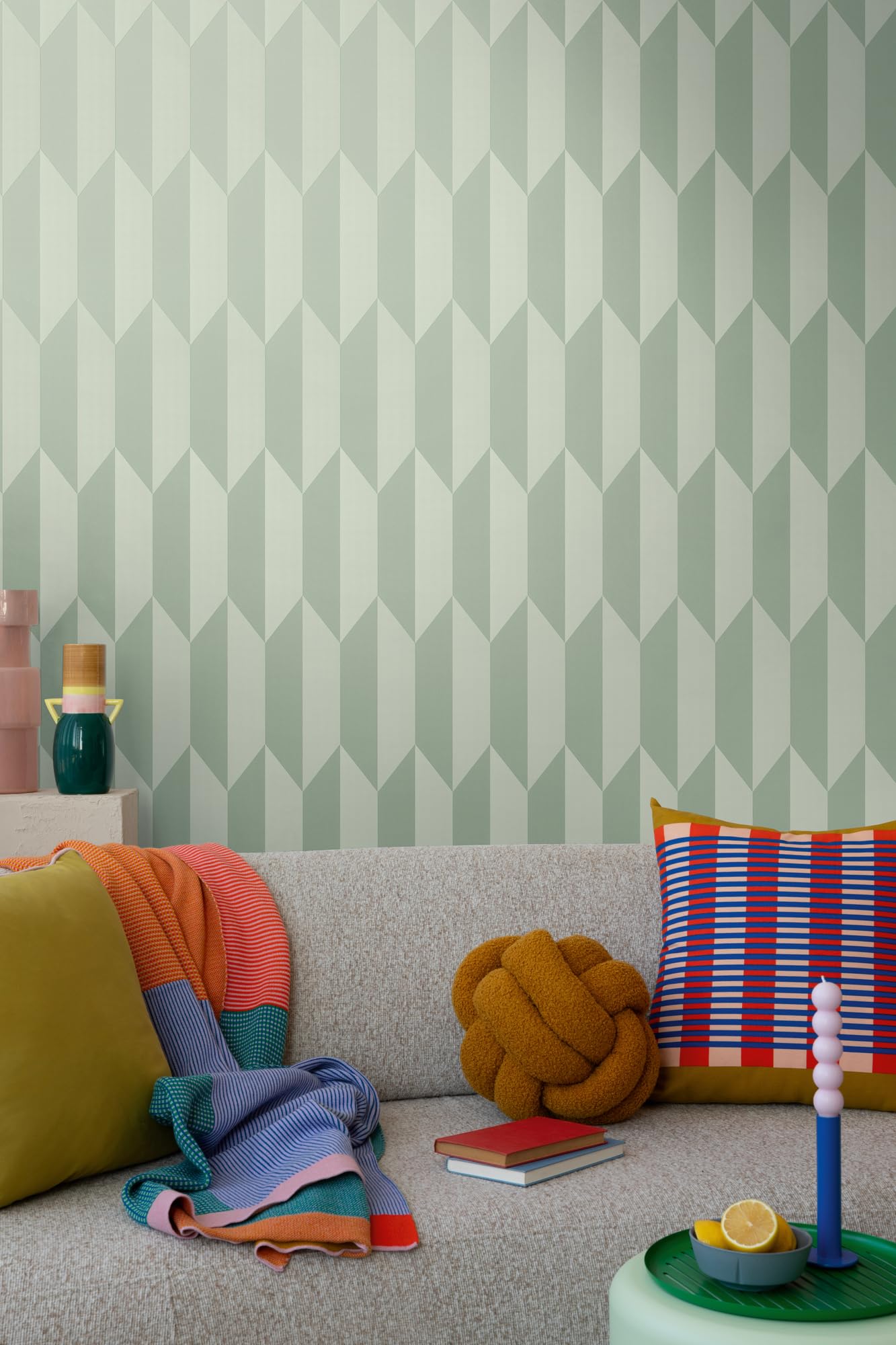 Livingwalls papel pintado no tejido con motivo geométrico en verde metalizado – papel pintado gráfico moderno 10,05 m x 0,53 m diseño de COSMOPOLITAN – 790864