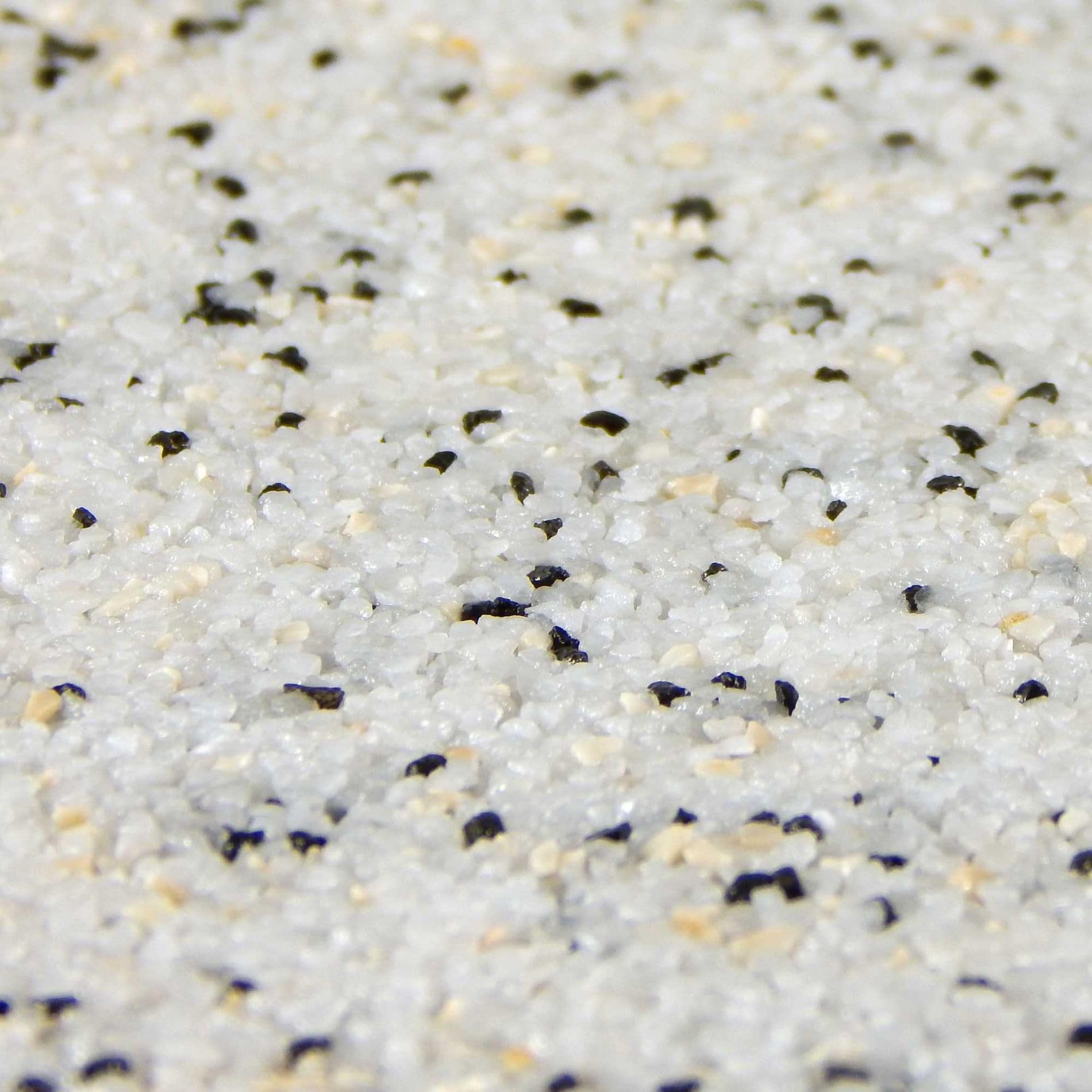 Terralith Buntsteinputz 14kg in weiß, Sockelputz für Innen und Außen mit Reinacrylat Bindemittel aus Naturstein, 1-2mm Körnung (BSP75)
