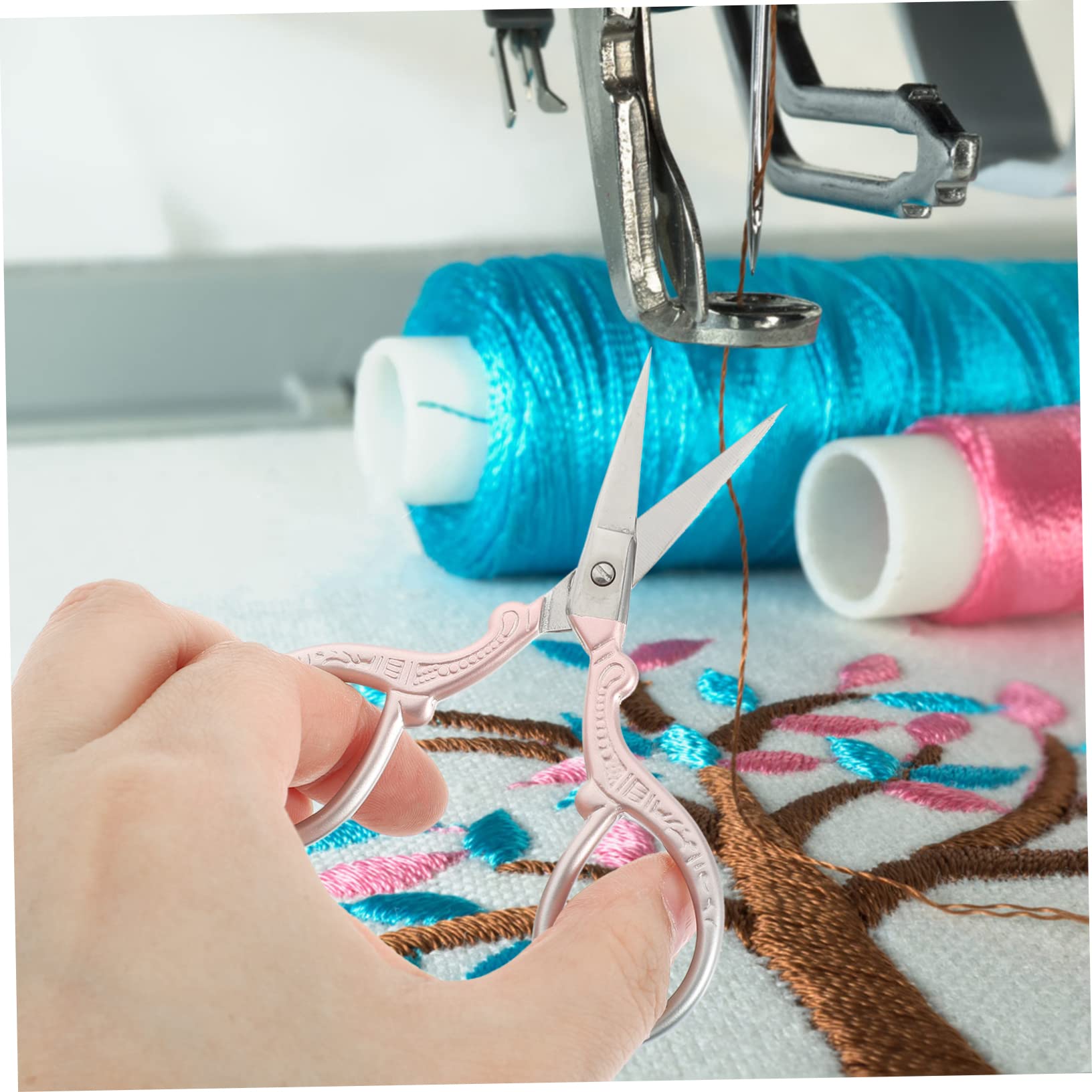 Lurrose 4pièces Ciseaux à Broderie Portables Dégradé De Couleur Petits Outils De Couture Pour Étudiants Avec Et Confort Ergonomique