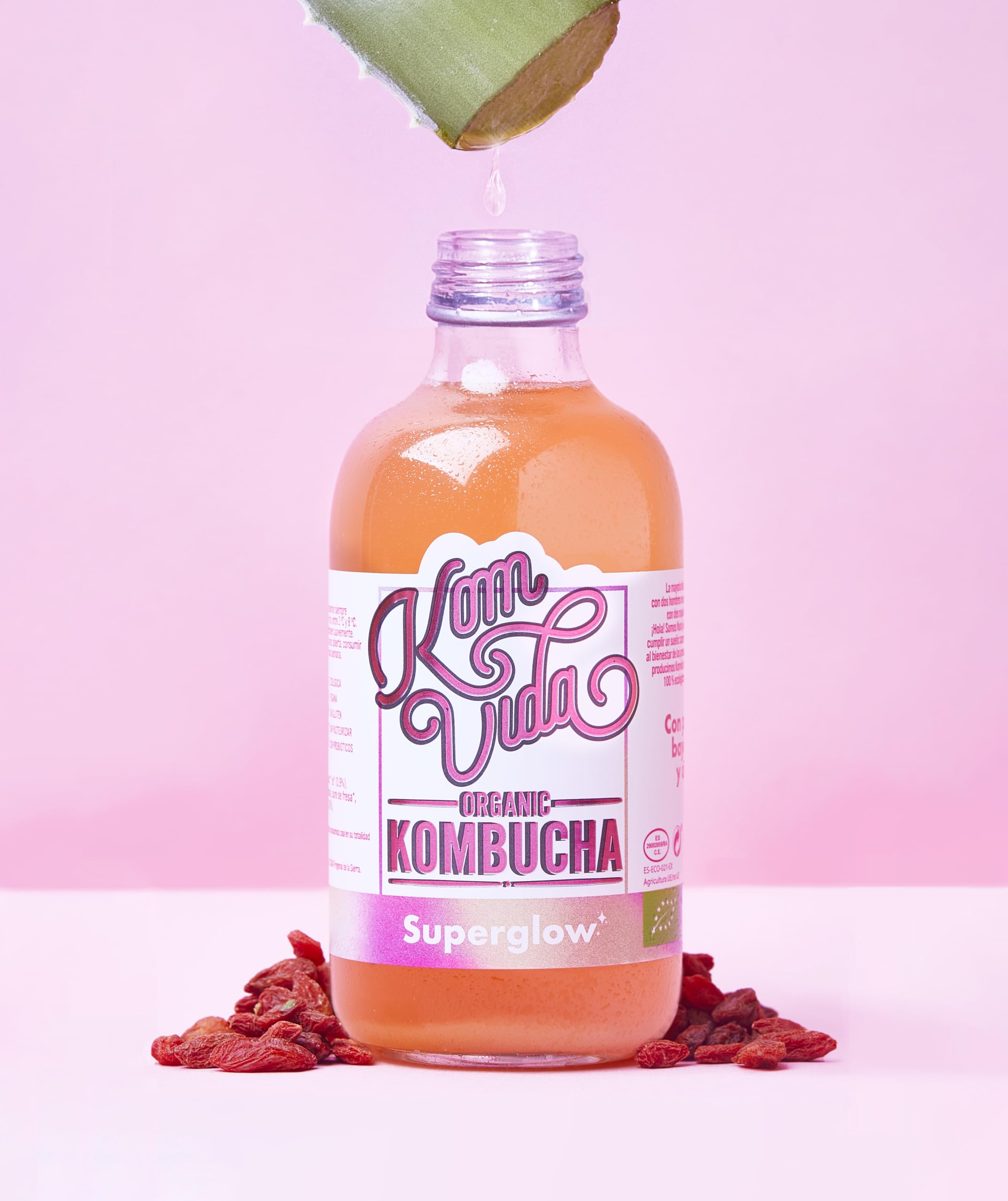 Kombucha Komvida Superglow- Bebida Ecológica de Té fermentado con aloe vera, Sabor Fresa y Lima, Probióticos Naturales, Baja en calorías, 250ml