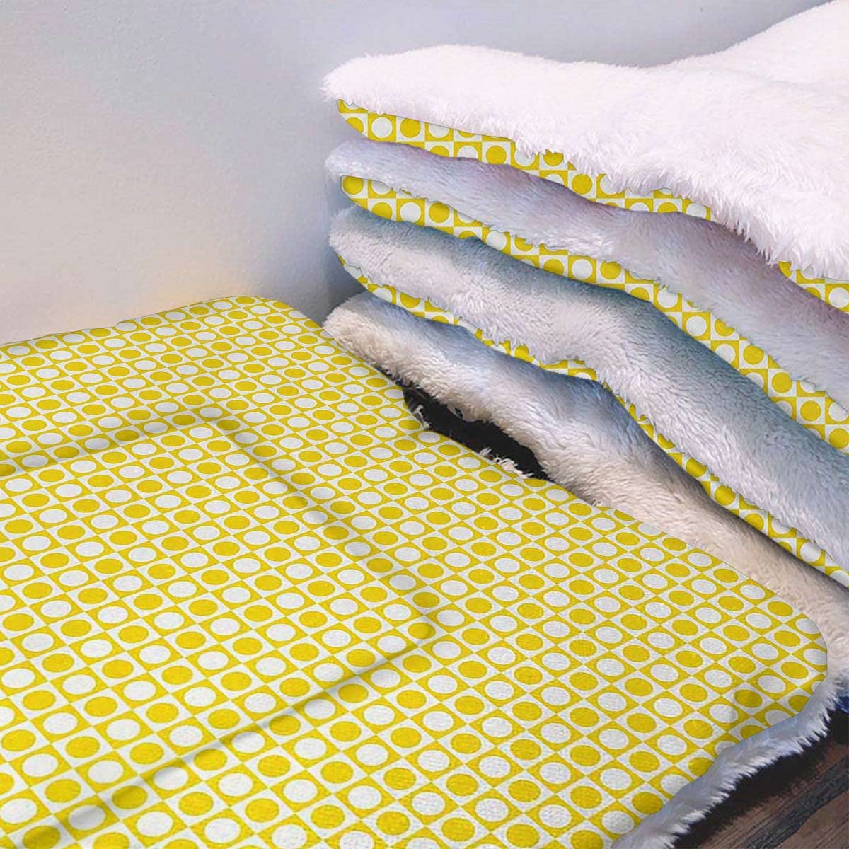 Amazon.com : Yellow and White Winter Warming Mattress for Dogs and Cats  Modern Cool Geometric Artful Self Warming Cat Bed Self Heating Cat Dog Mat  Extra Warm Thermal Pet Pad Circles in