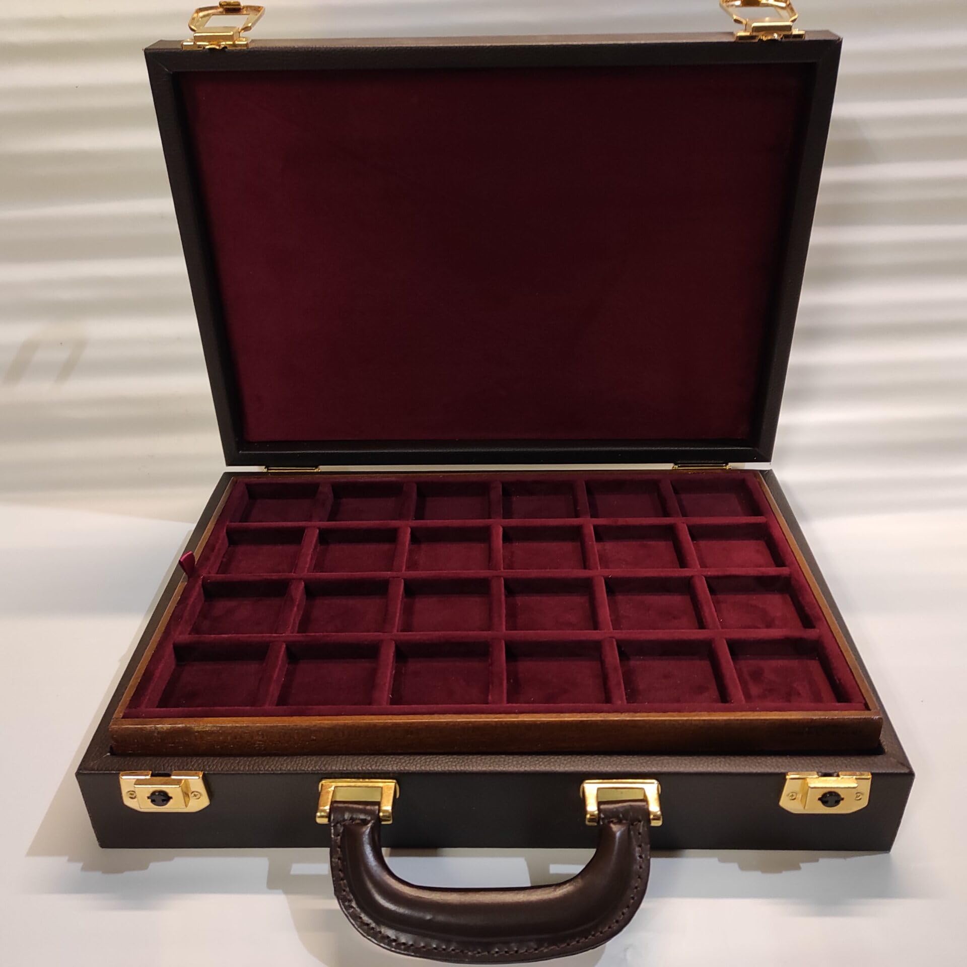 Caja para Monedas de colección en ecopiel marrón con 3 bandejas numismáticas de Terciopelo, 72 Compartimentos, Cierre con Llave, Artesanal