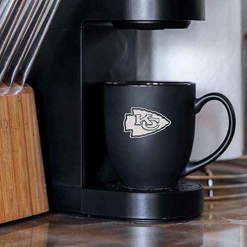 Vista 52 de Rico Industries Taza Bistro de fútbol americano de la NFL de 15 onzas, para bebidas calientes o frías, logotipo del equipo grabado para una