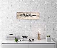 Vista 5 de Decoración de pared con citas en lienzo estirado, con texto en inglés This House Runs On Love, Laughter & Inappropriate Humor Cartel artístico