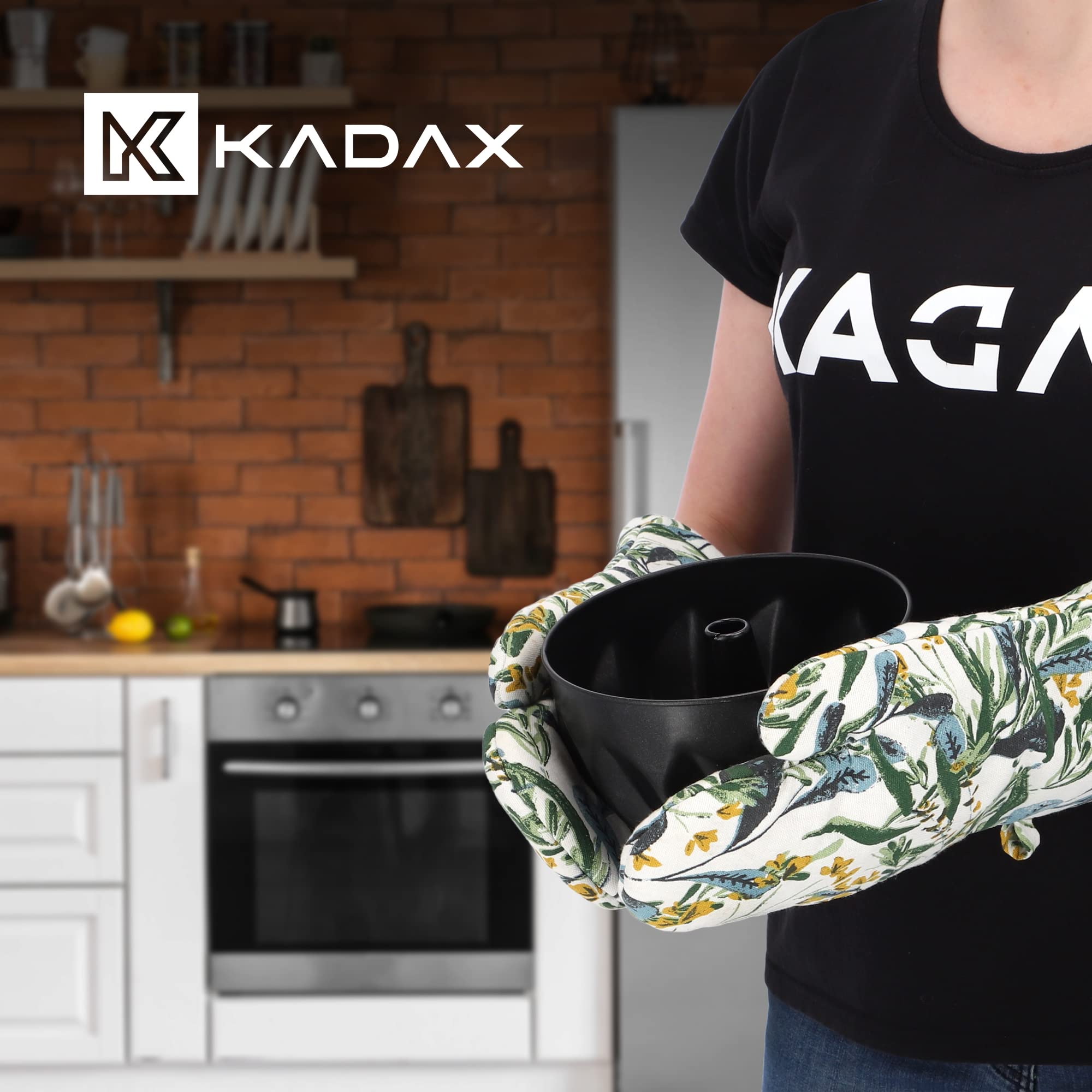 KADAX Stampo per ciambella, in lamiera con rivestimento antiaderente, in 2 diverse misure, forma rotonda, distribuzione uniforme del calore (diametro 16,5 cm con foro)