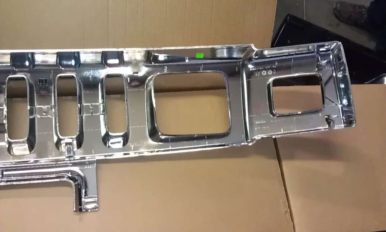 Amazon.com: Genuine GM 15777617 Grille, Front, Chrome : Automotive