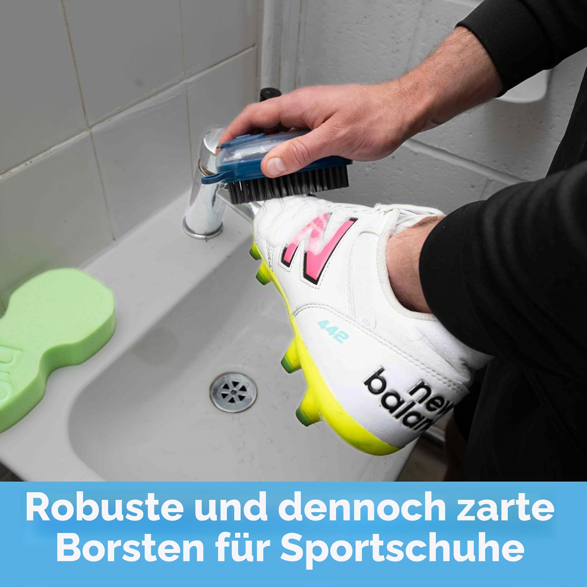 Clean Kick Fußballschuh-Reinigungsbürste mit integriertem Seifenspender - Tragbarer Schrubber für Schlamm & Gras - Easy Grip Schuhreiniger für Fußball, Fußball & Sportstiefel