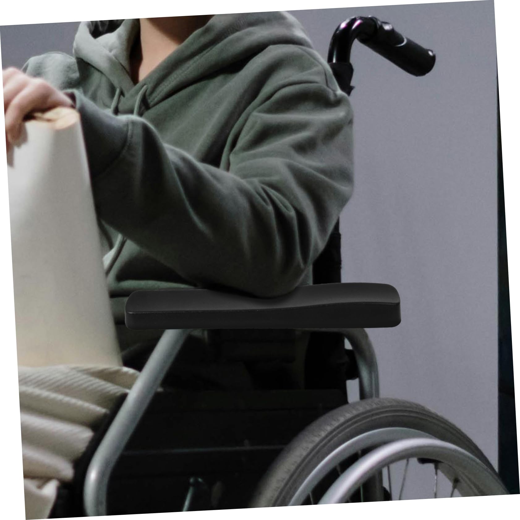 GARVALON Reposabrazos Par de Almohadillas Negras Silla de Ruedas Acolchado de Espuma Pu Superficie Resistente al Desgaste y Comodidad Excepcional para Accesorios de Silla de Ruedas