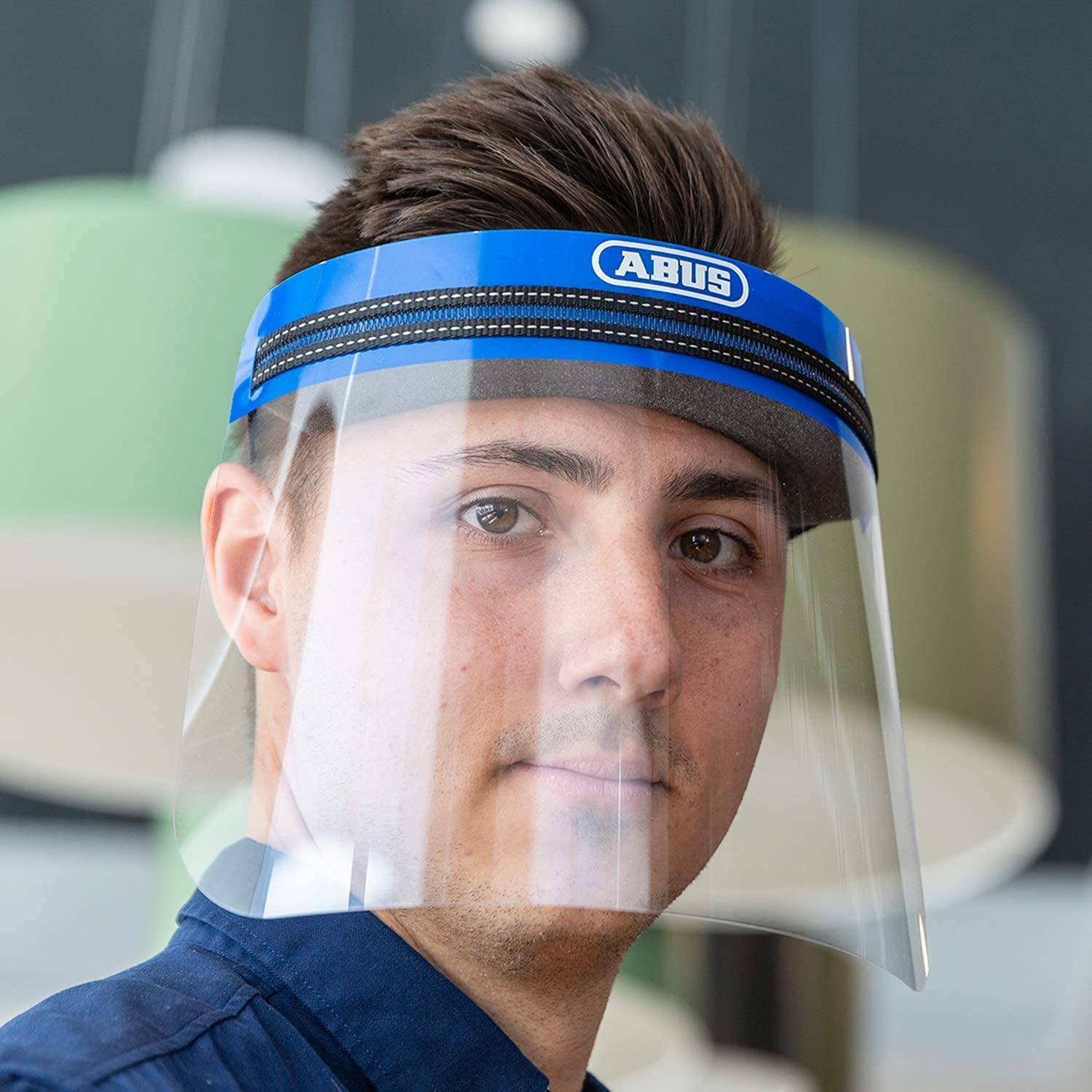 ABUS Face Guard - Protector facial con visera ancha de cristal acrílico, certificado EN 166, lavable, apto para personas con gafas, juego de 100 unidades, color azul, talla única