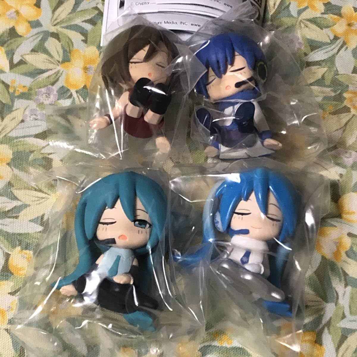 Amazon.co.jp: 無 肩ズンFig. ミク Part2 全4種set ガチャ