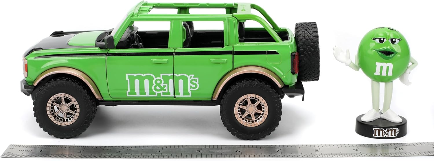 Jada Hollywood Rides M&M'S 2021 Ford Bronco with Green M&M'S Metal Figure - Die-cast Car with Opening Doors, 1:24 Scale, Ages 8+, Collectible Toy for Kids and Adults
