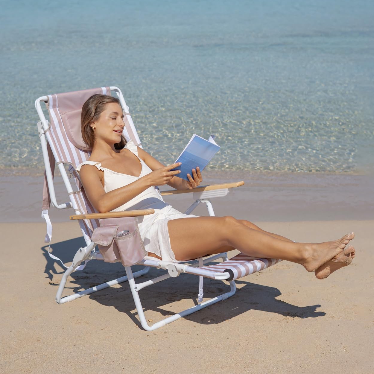 Flamingueo Silla Playa Plegable - Reclinable 5 Posiciones - Agujero Cabeza y Brazos - Reposapiés 3 Posicones - Asas Mochila - Bolsillo Insulado y Posavasos - Aluminio y Poliéster - Beige
