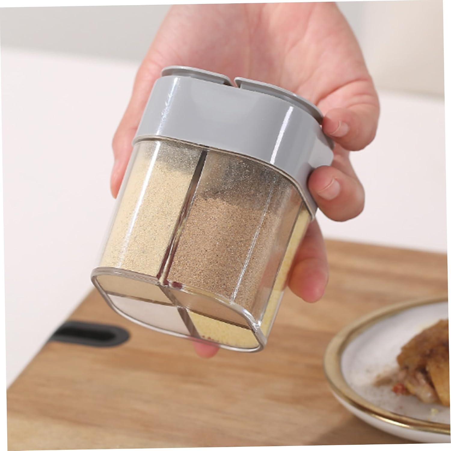 Portable Spice Dispenser 2-Pack, 4 in 1 Travel Spice Shaker, Clear