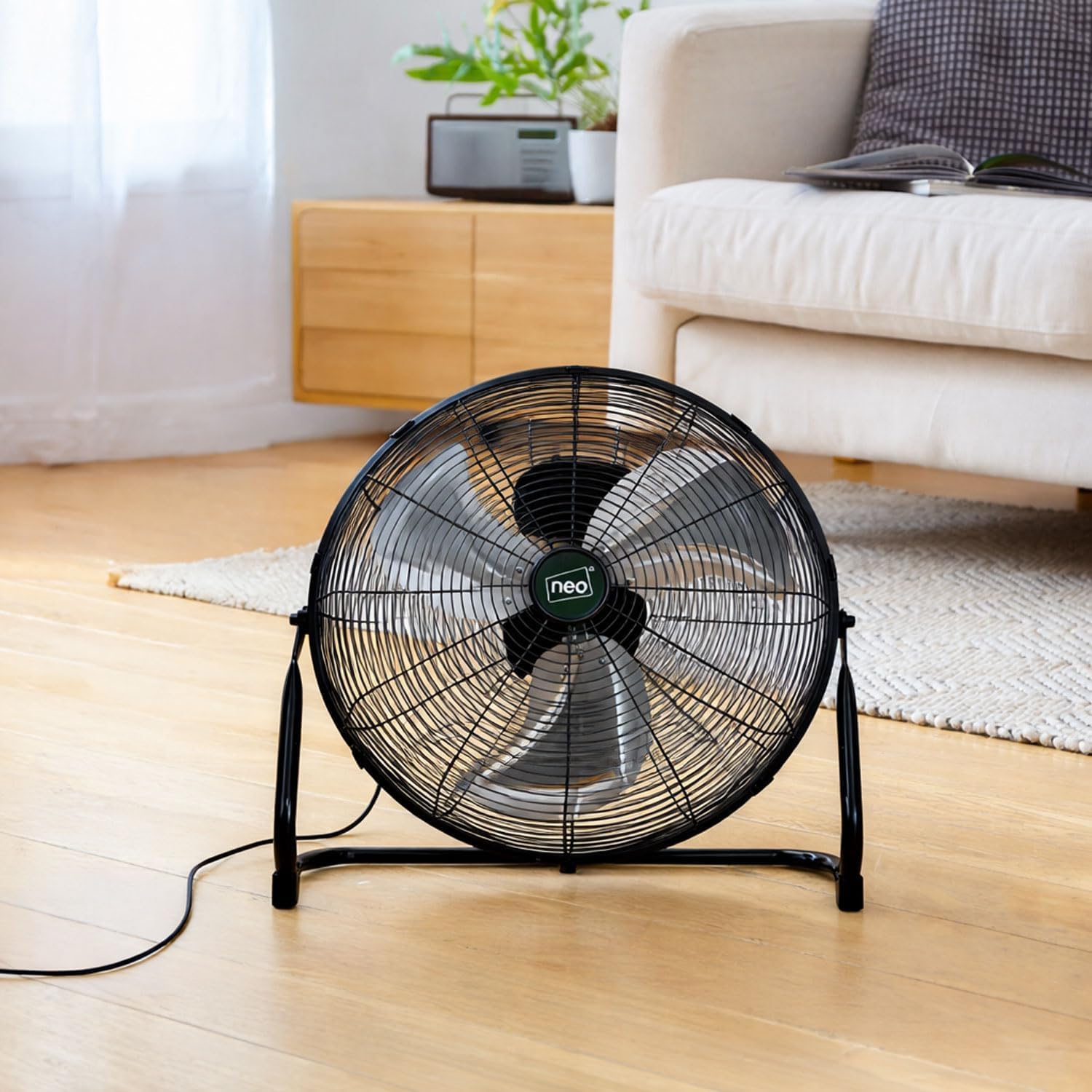 Ventilador de gimnasio industrial silencioso de acero cromado de alta velocidad de 3 velocidades, cabezal ajustable, cable de 1,8 m, motor de cobre, color negro