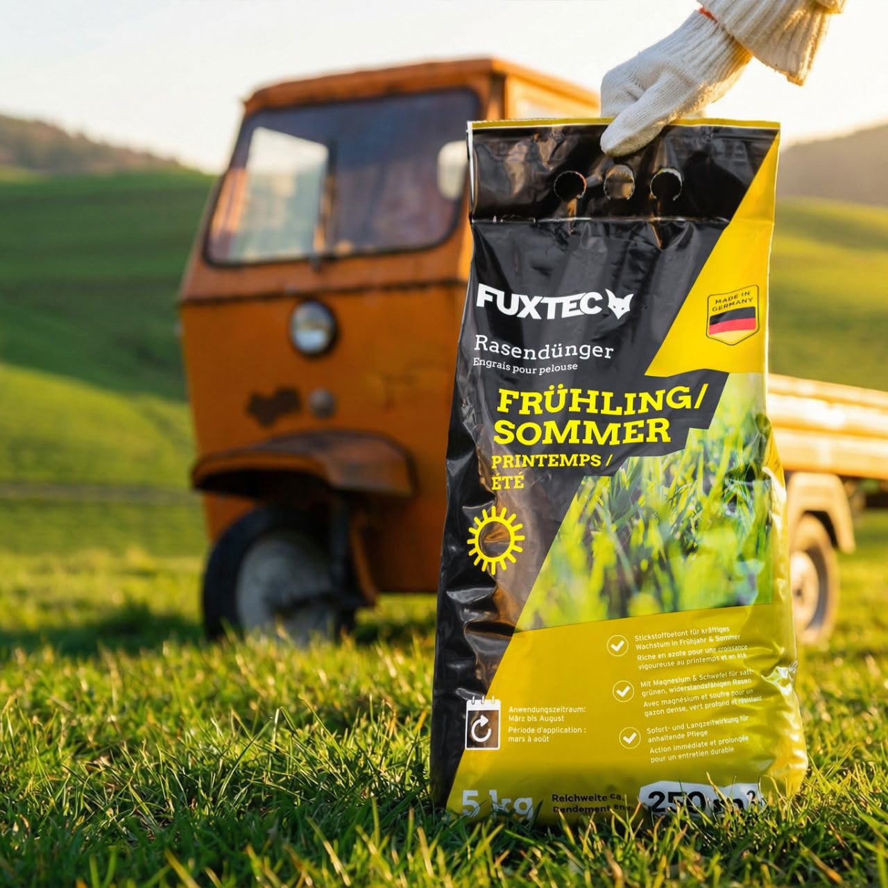 FUXTEC Rasendünger Frühling/Sommer FX-RDFS20, stickstoffbetonter Rasendünger für gleichmäßiges Wachstum, 20 kg Granulat für ca. 1000 m², langanhaltende Nährstoffversorgung