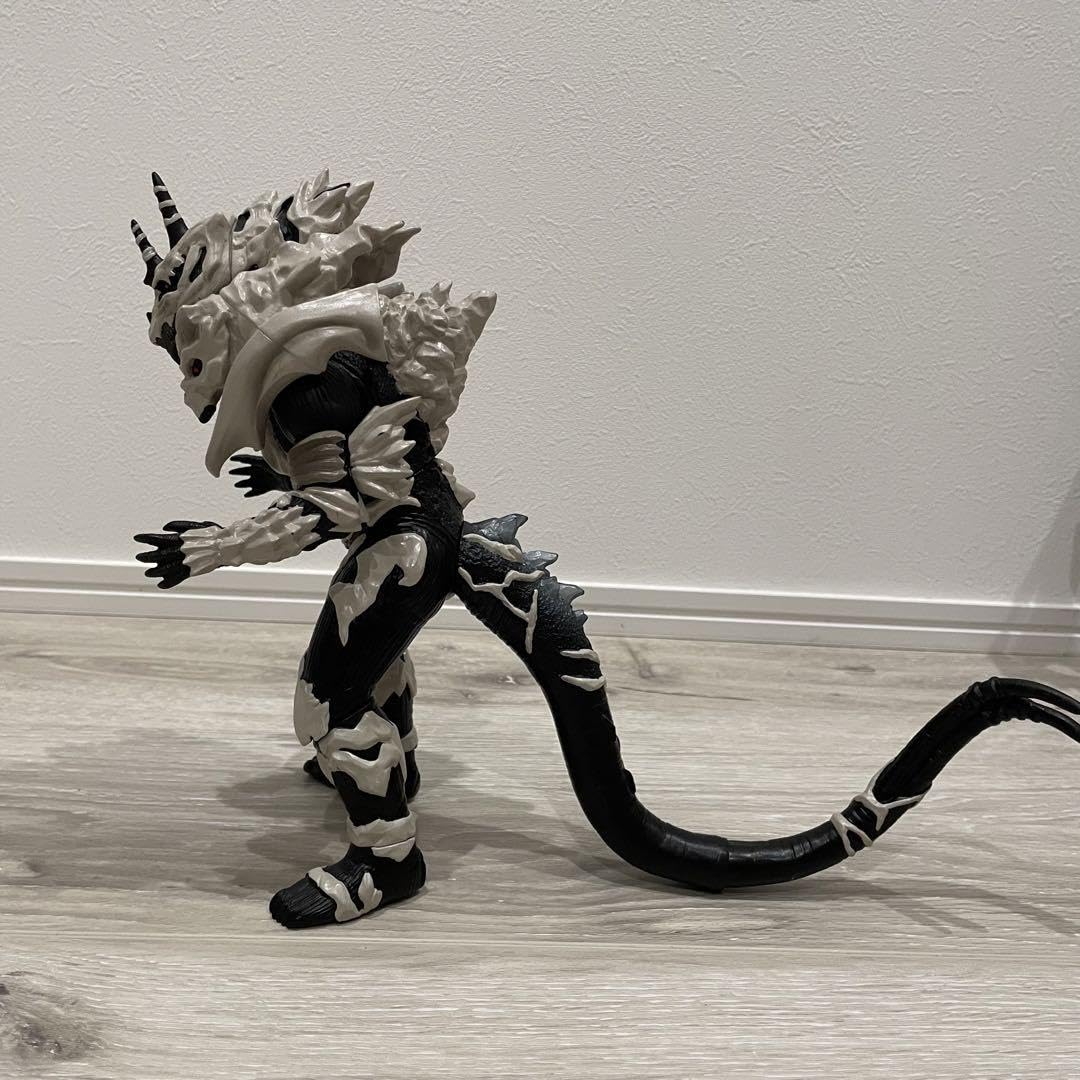 モンスターX フィギュア ソフビ Amazon.co.jp: ムービーモンスターシリーズ モンスターX : おもちゃ