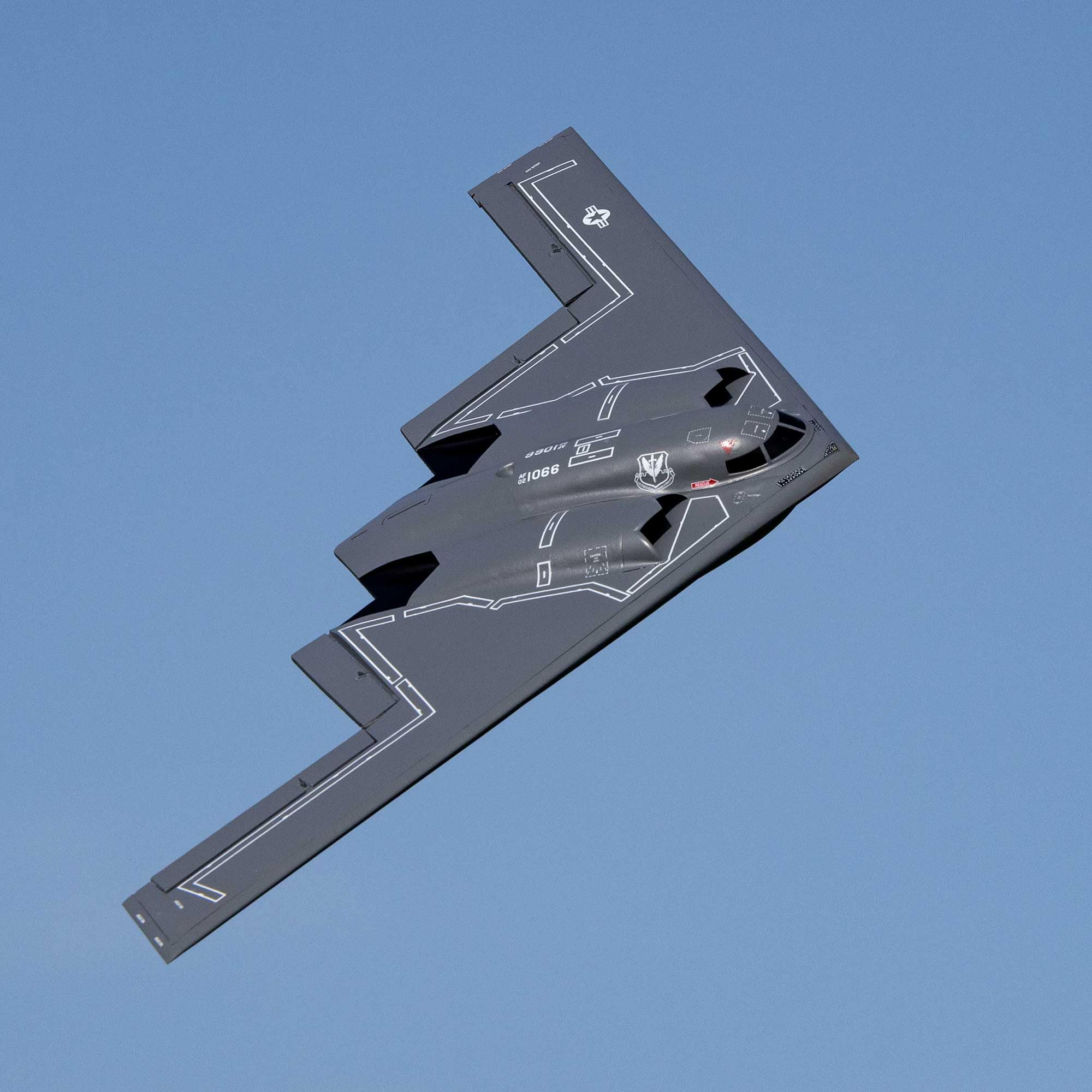 E-Flite Micro B‑2 Spirit of America Twin 30 mm EDF – 853 mm Spannweite, BNF Basic, AS3X & Safe Select, 3S 850 mAh LiPo-kompatibel – RC Stealth-Bomber für Fortgeschrittene Piloten | EFLU09050, Batterien, Ladegerät und Sender nicht im Lieferumfang enthalten