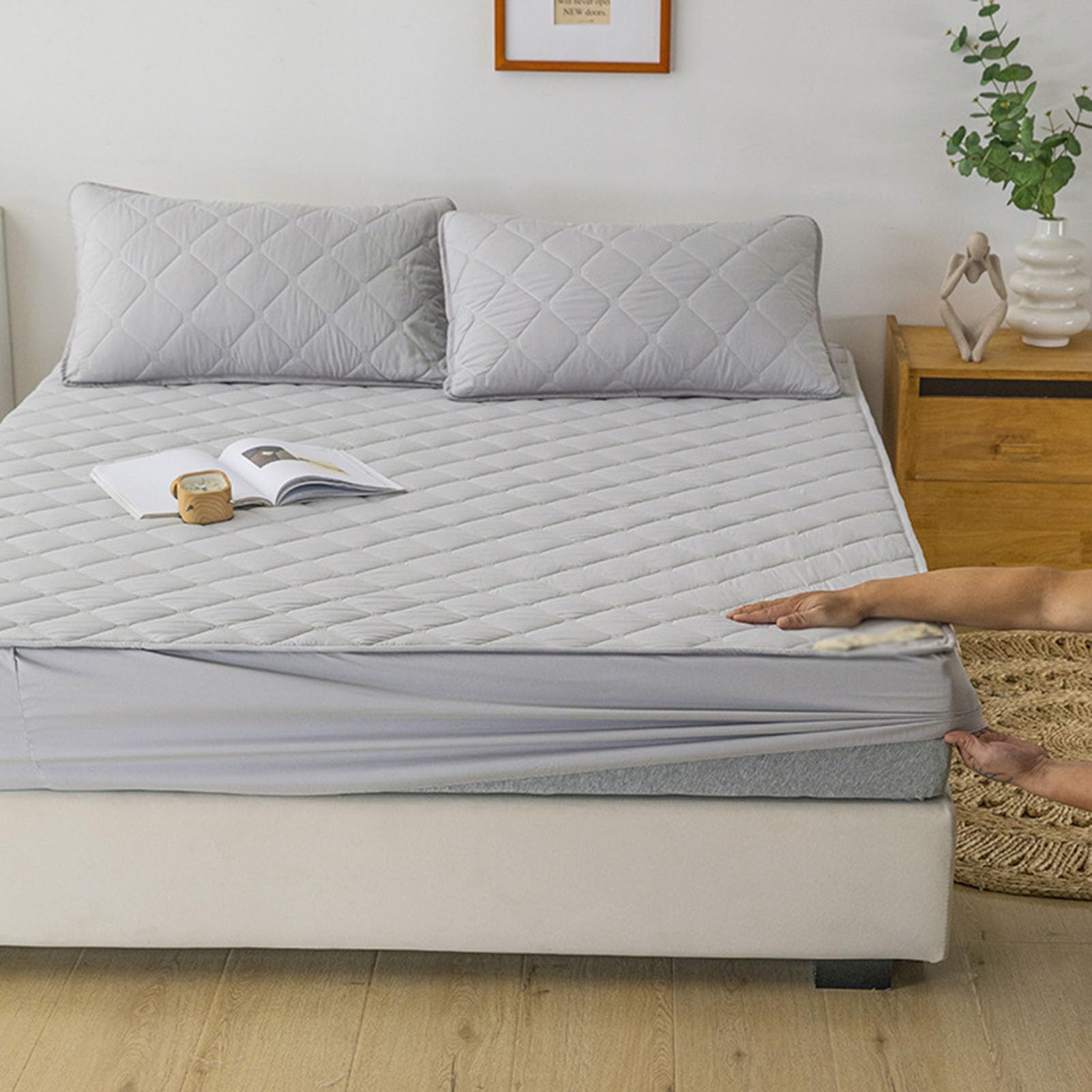 Couvre-lit matelassé en coton avec bande élastique pour un maintien parfait du grand matelas
