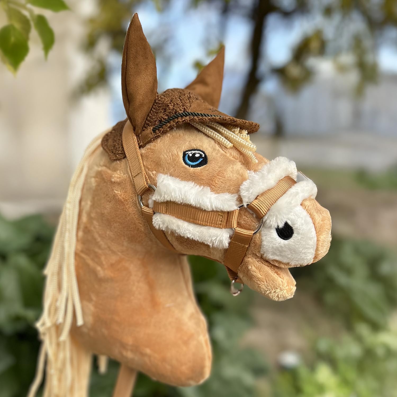 Hobby Horse Land Komplettes Hobby Horse Set Quater Horse Palomino + Netz + Halfter + Führstrick + Insektenschutzhaube, Pferde Stock für Hobby Horsing Aktivitäten, Alter: Little Kid, Big Kid